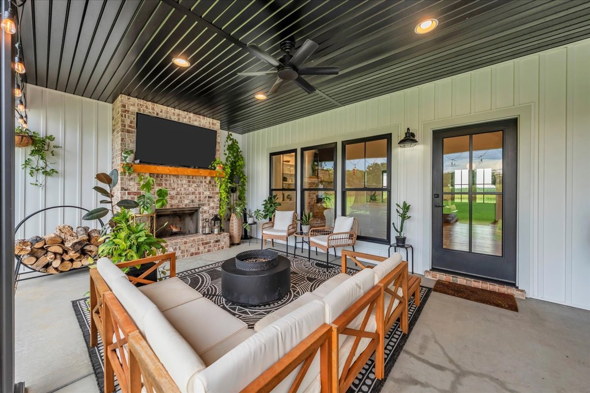 781 Brassfield Rd