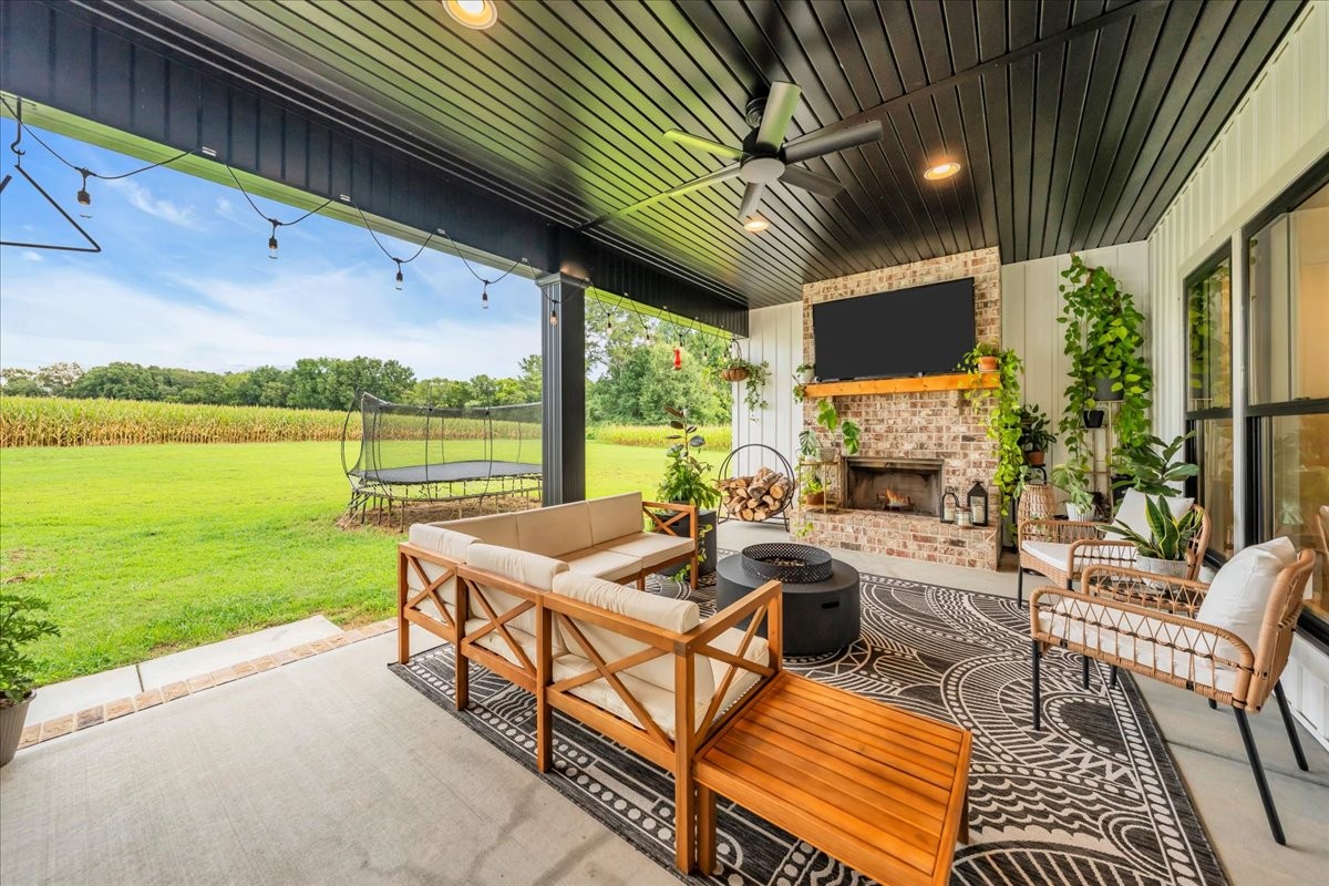 781 Brassfield Rd