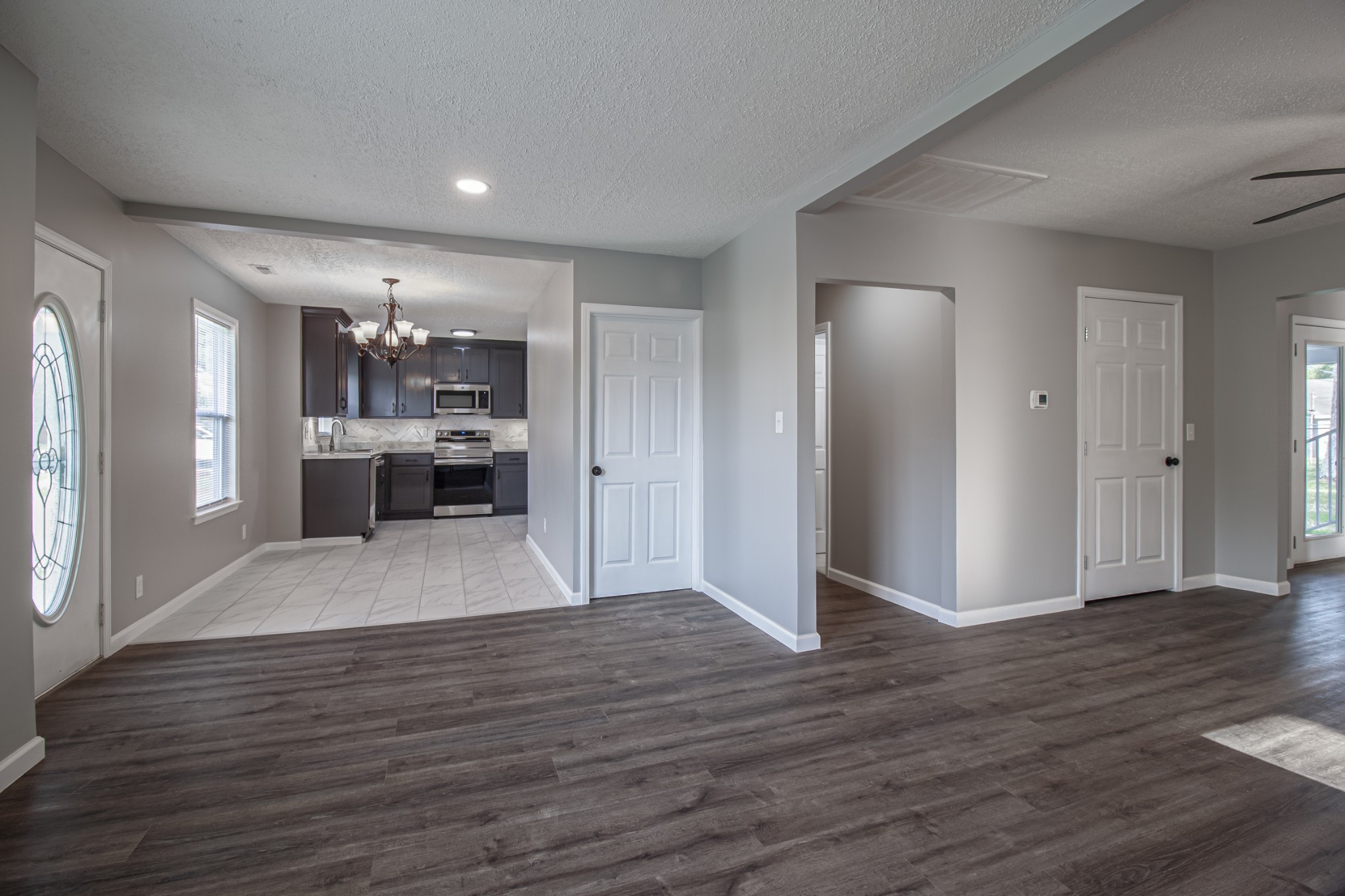 121 Popular St, N