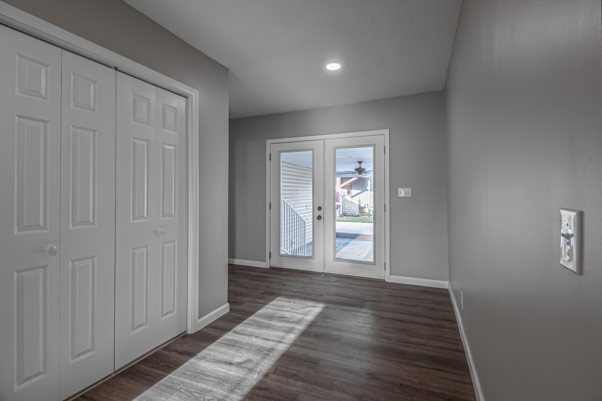 121 Popular St, N
