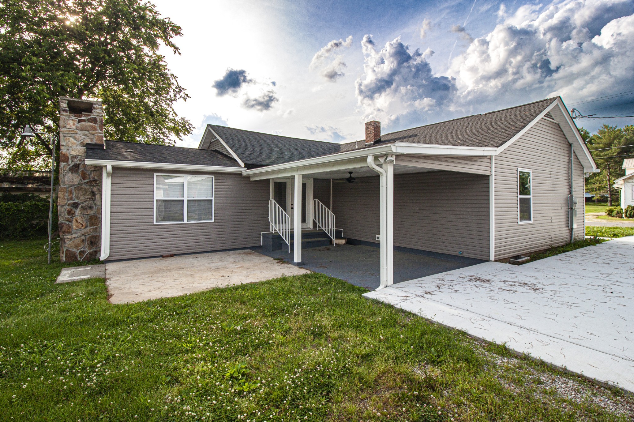 121 Popular St, N