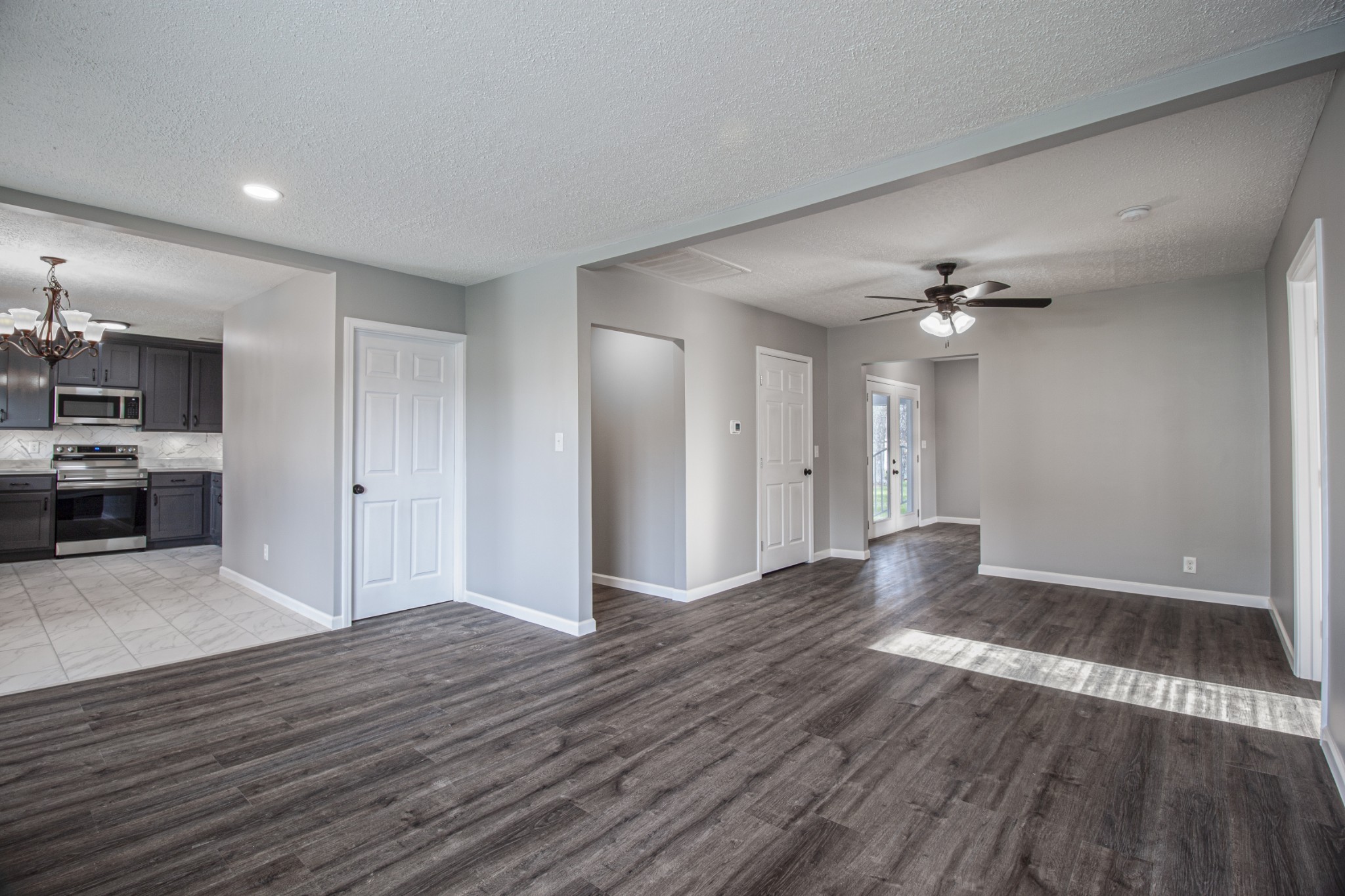 121 Popular St, N