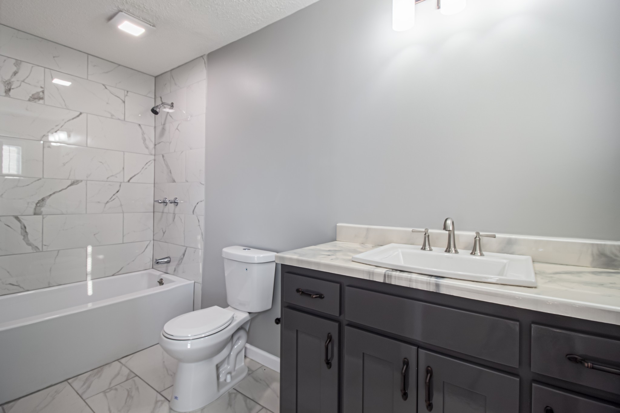 121 Popular St, N