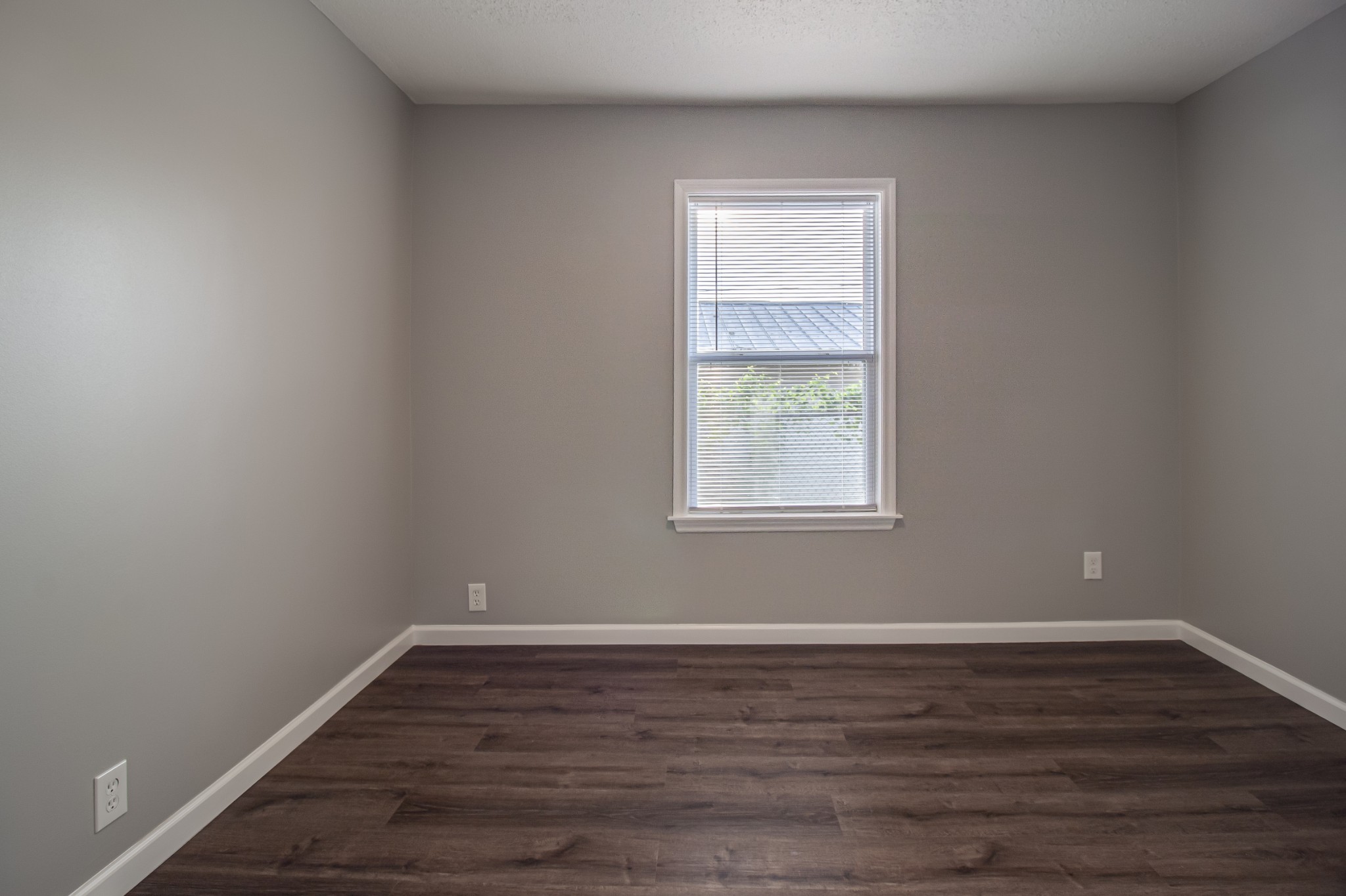 121 Popular St, N