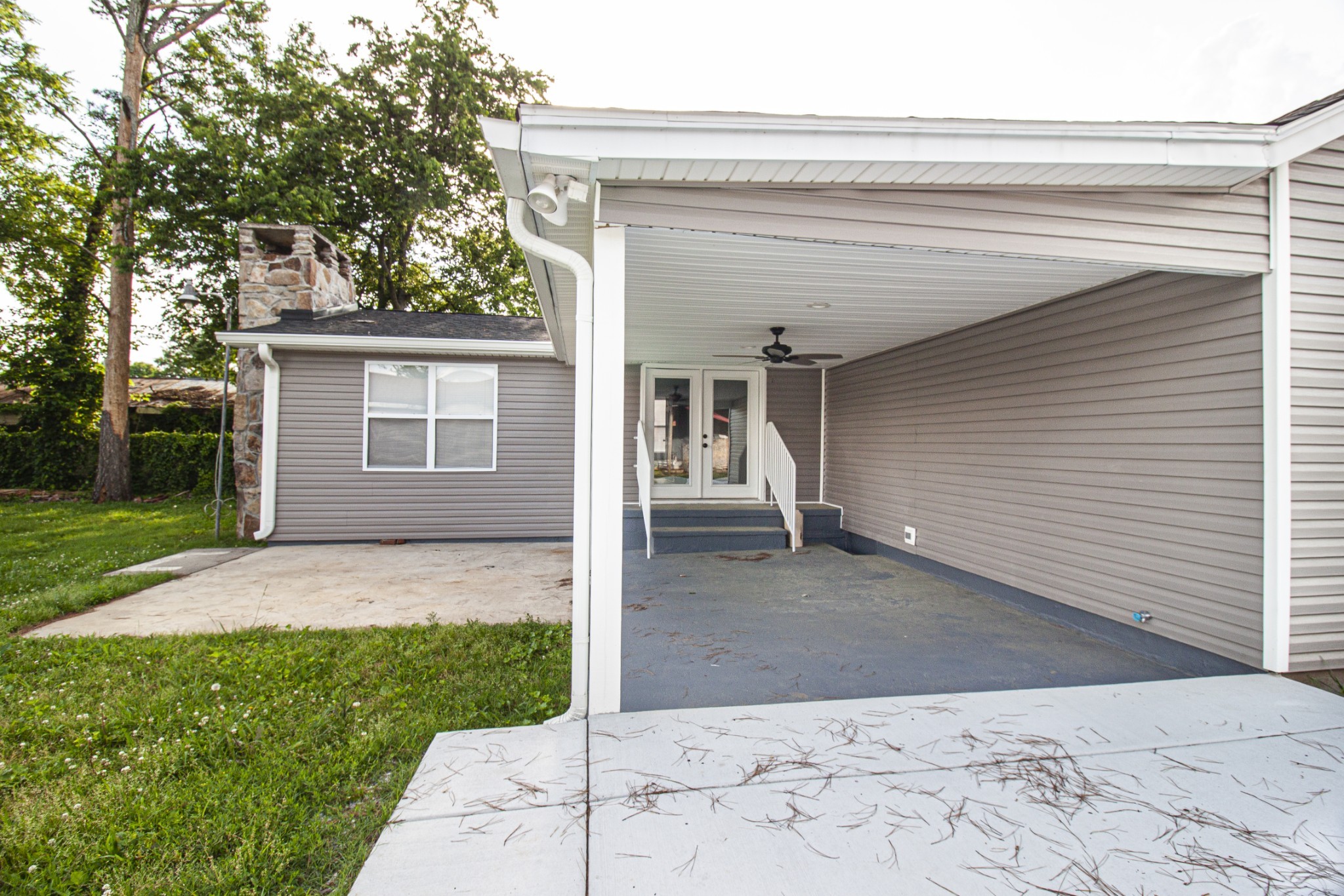 121 Popular St, N