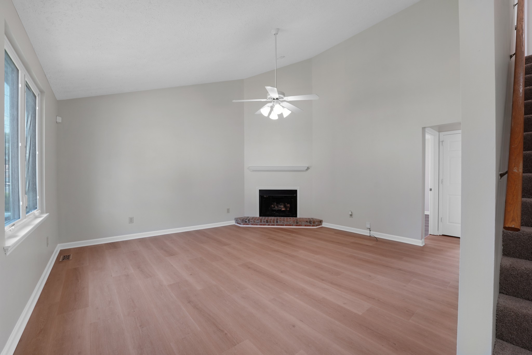 104 Edgehill Ln