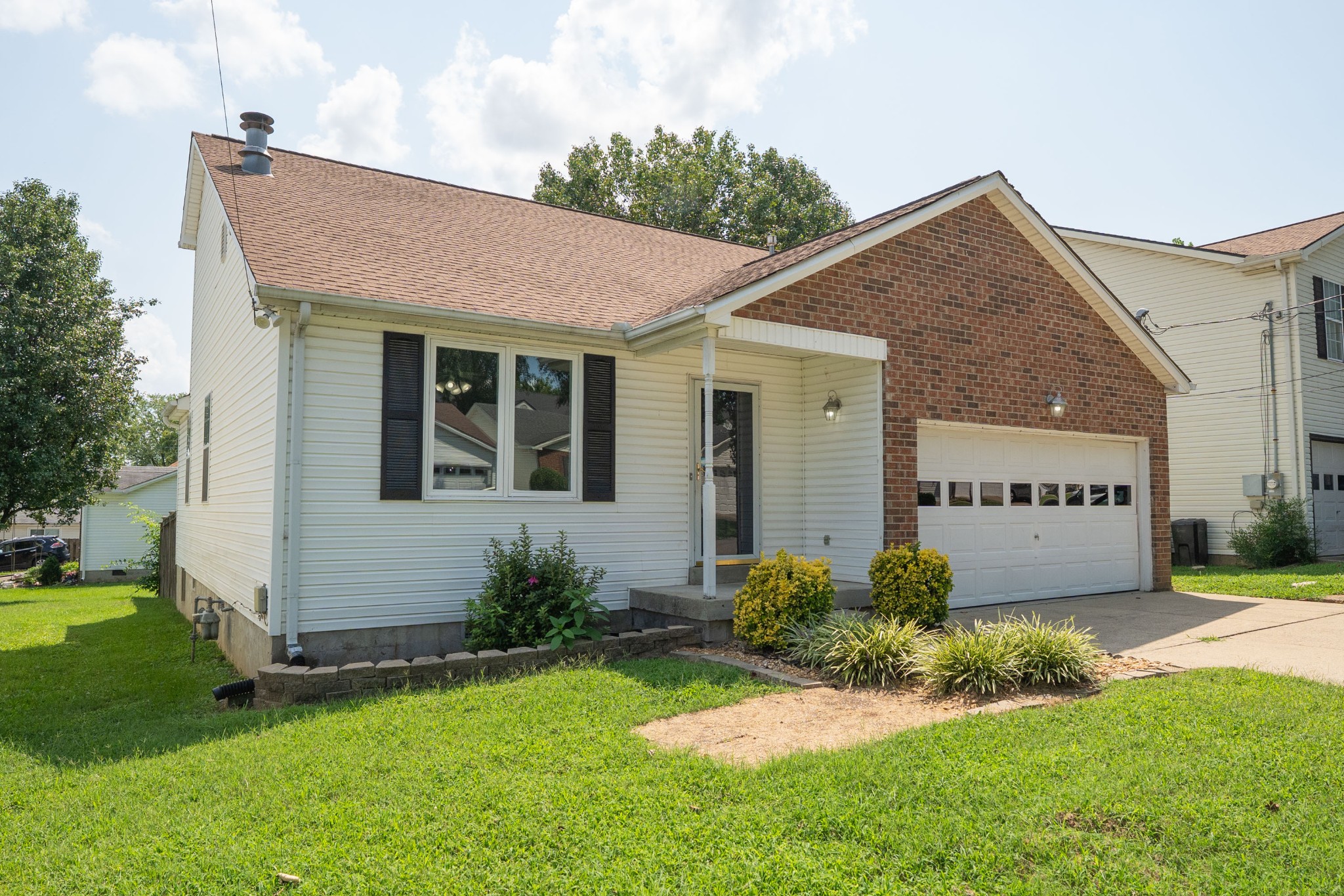 104 Edgehill Ln