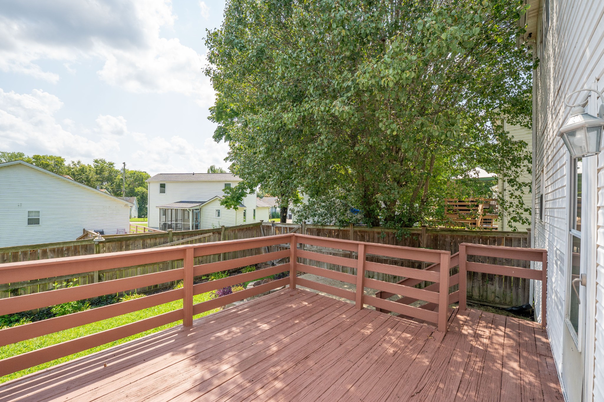 104 Edgehill Ln