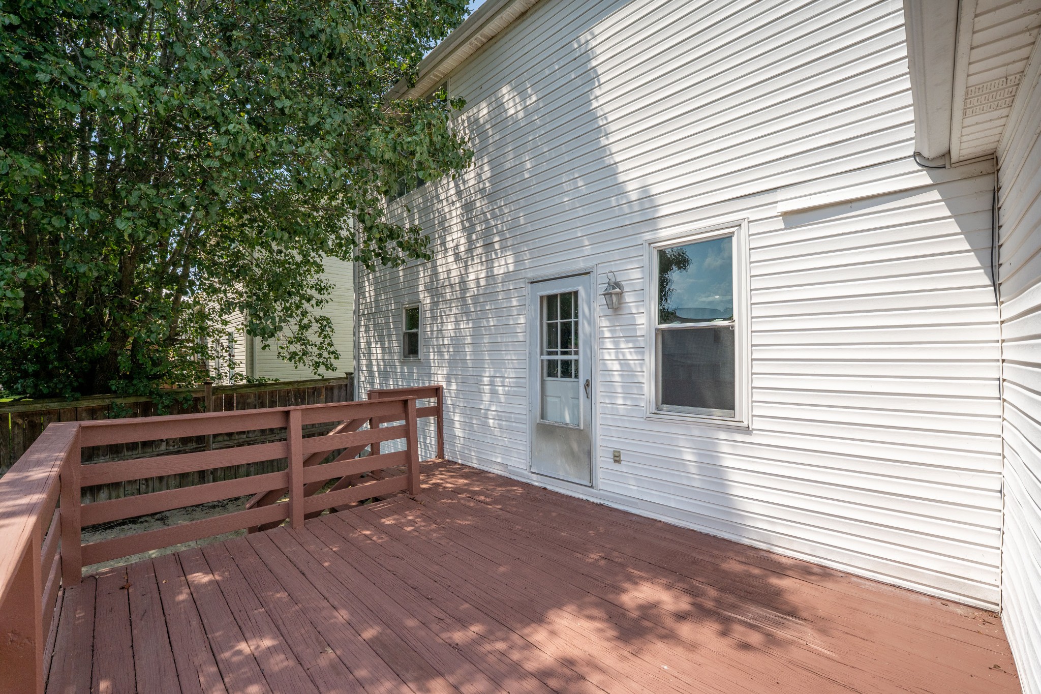 104 Edgehill Ln