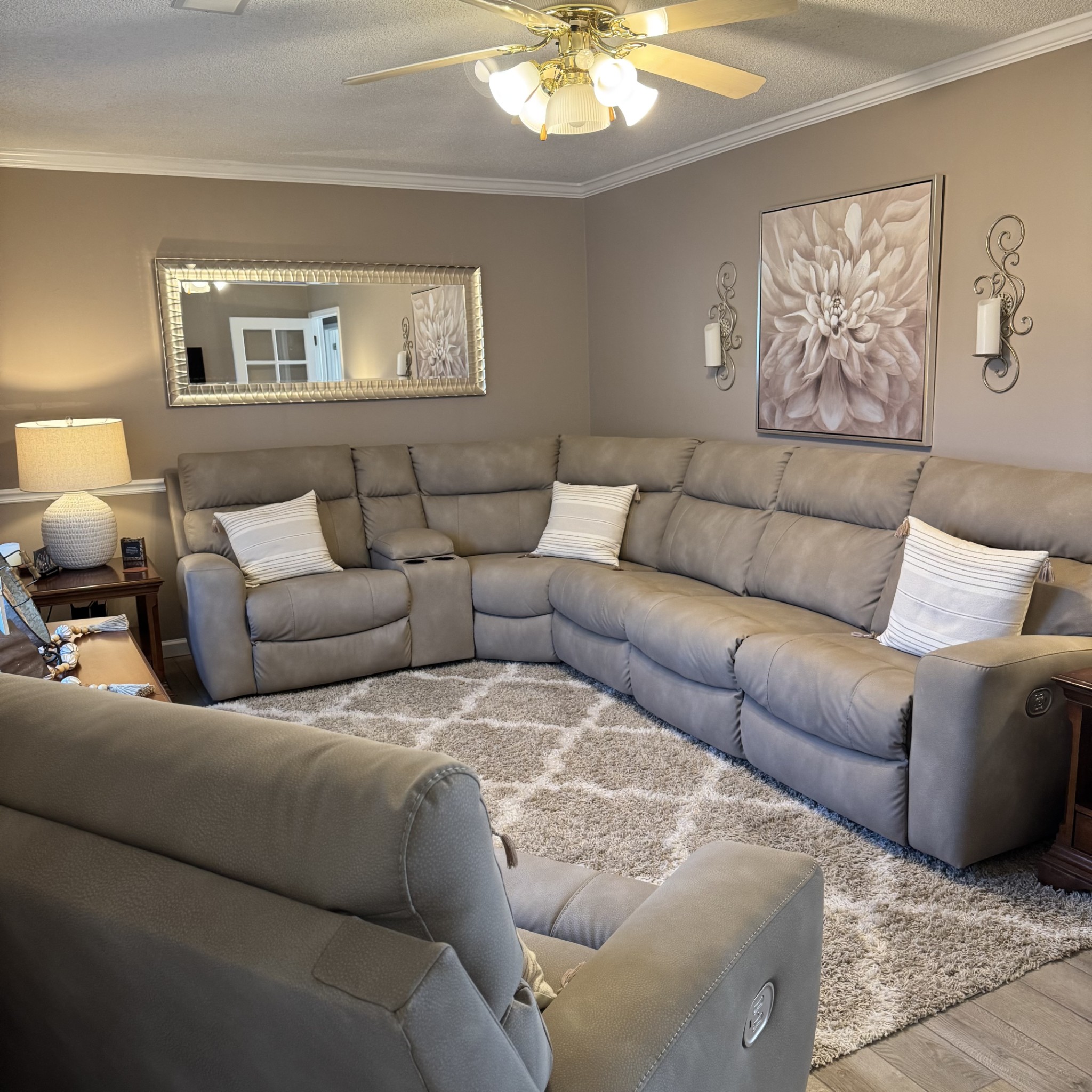 154 Eaton Ln