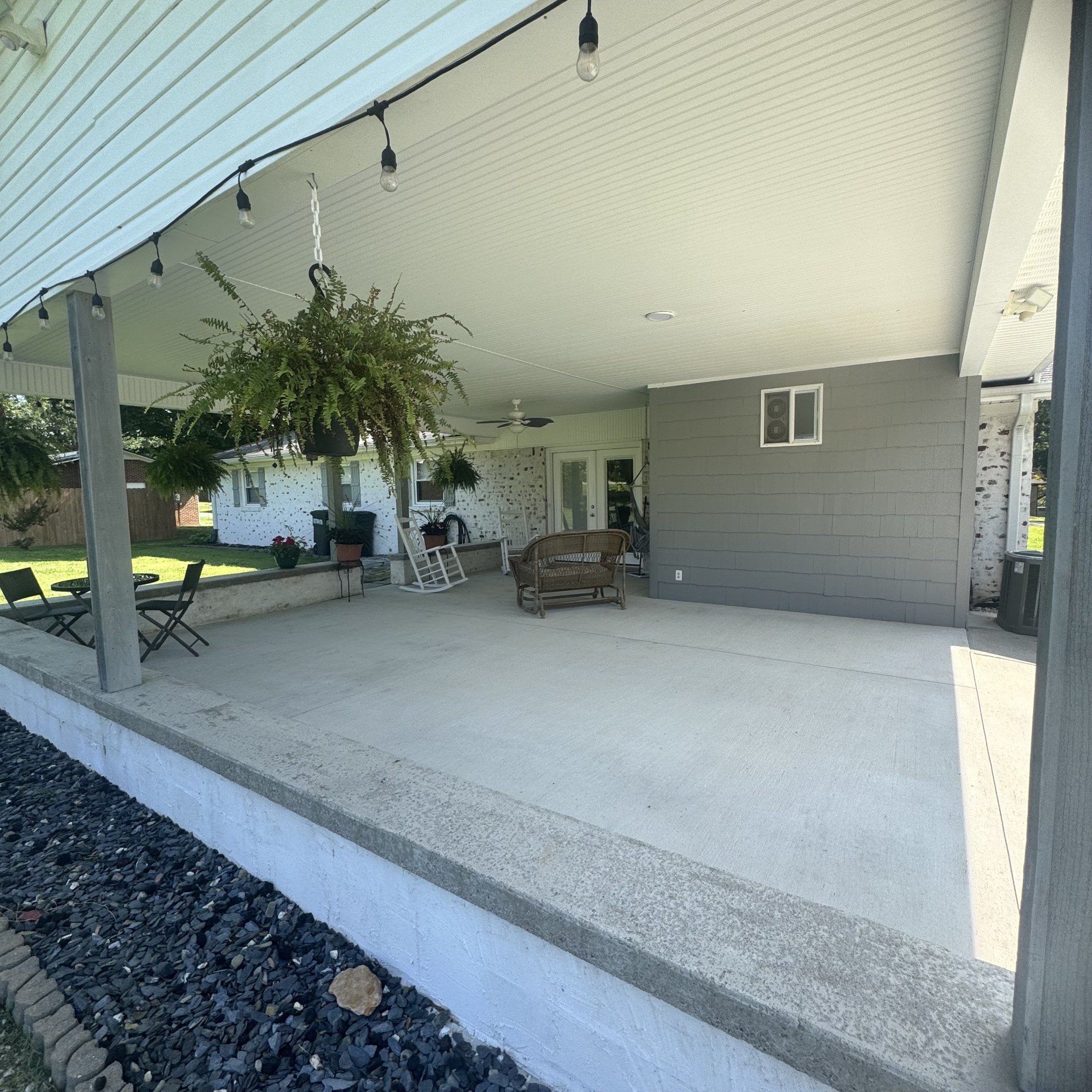 154 Eaton Ln
