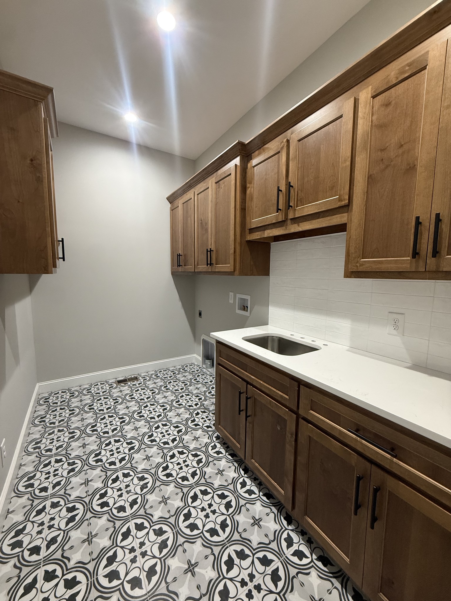 121 settlers Trace