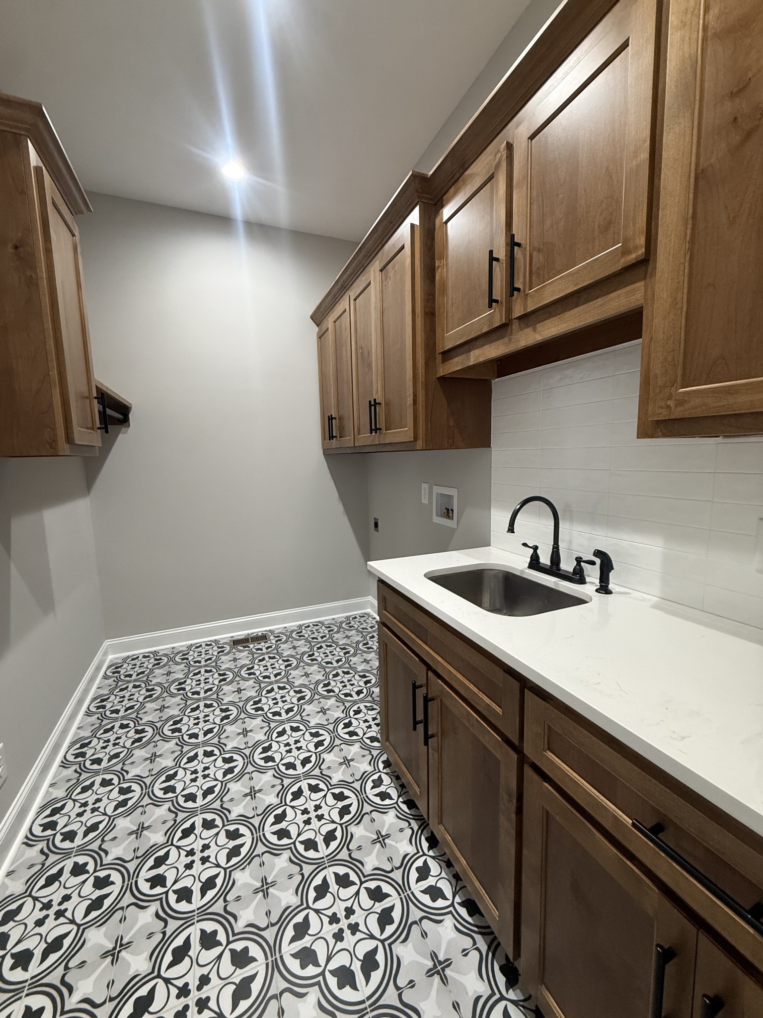 121 settlers Trace
