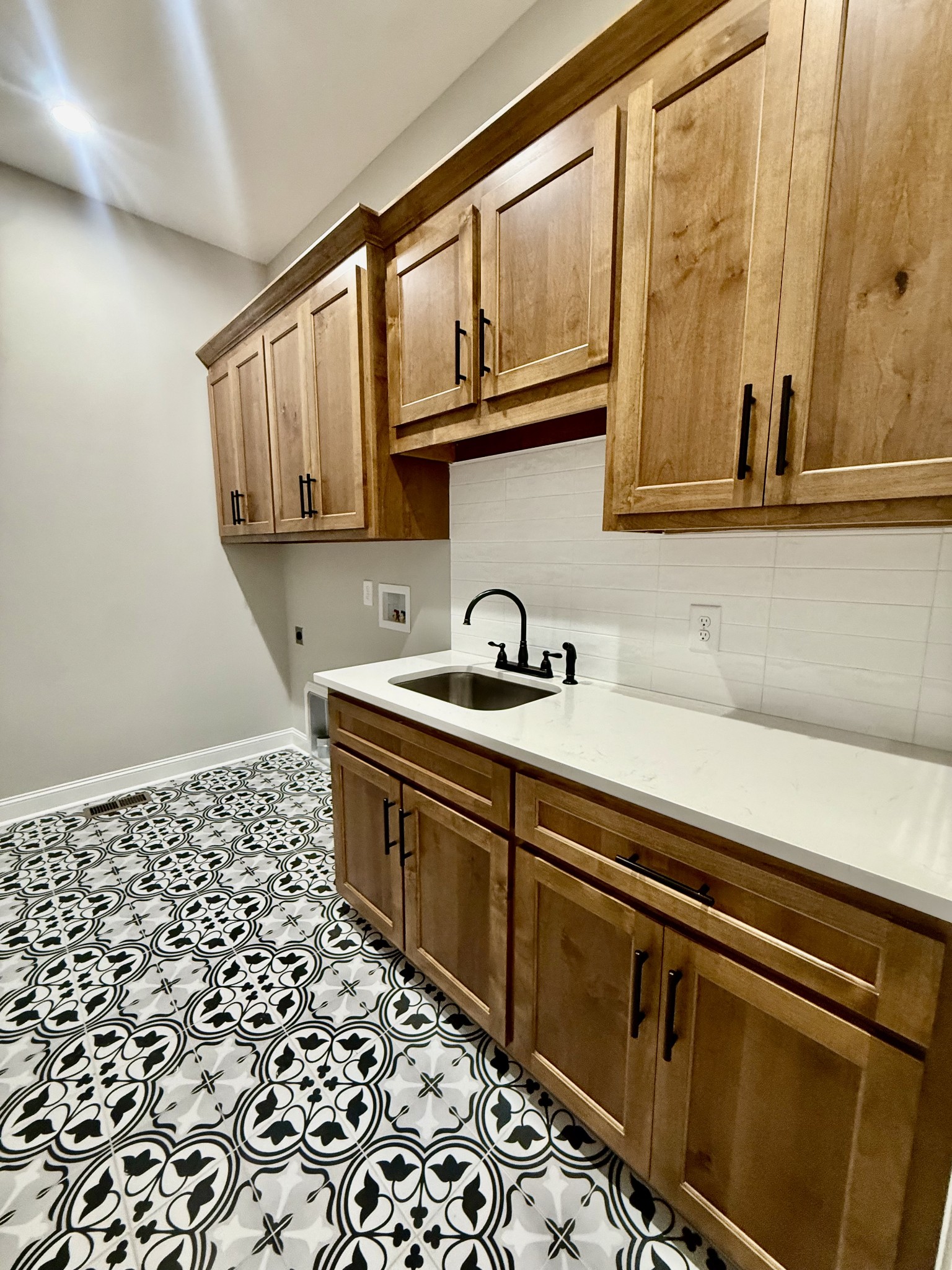 121 settlers Trace
