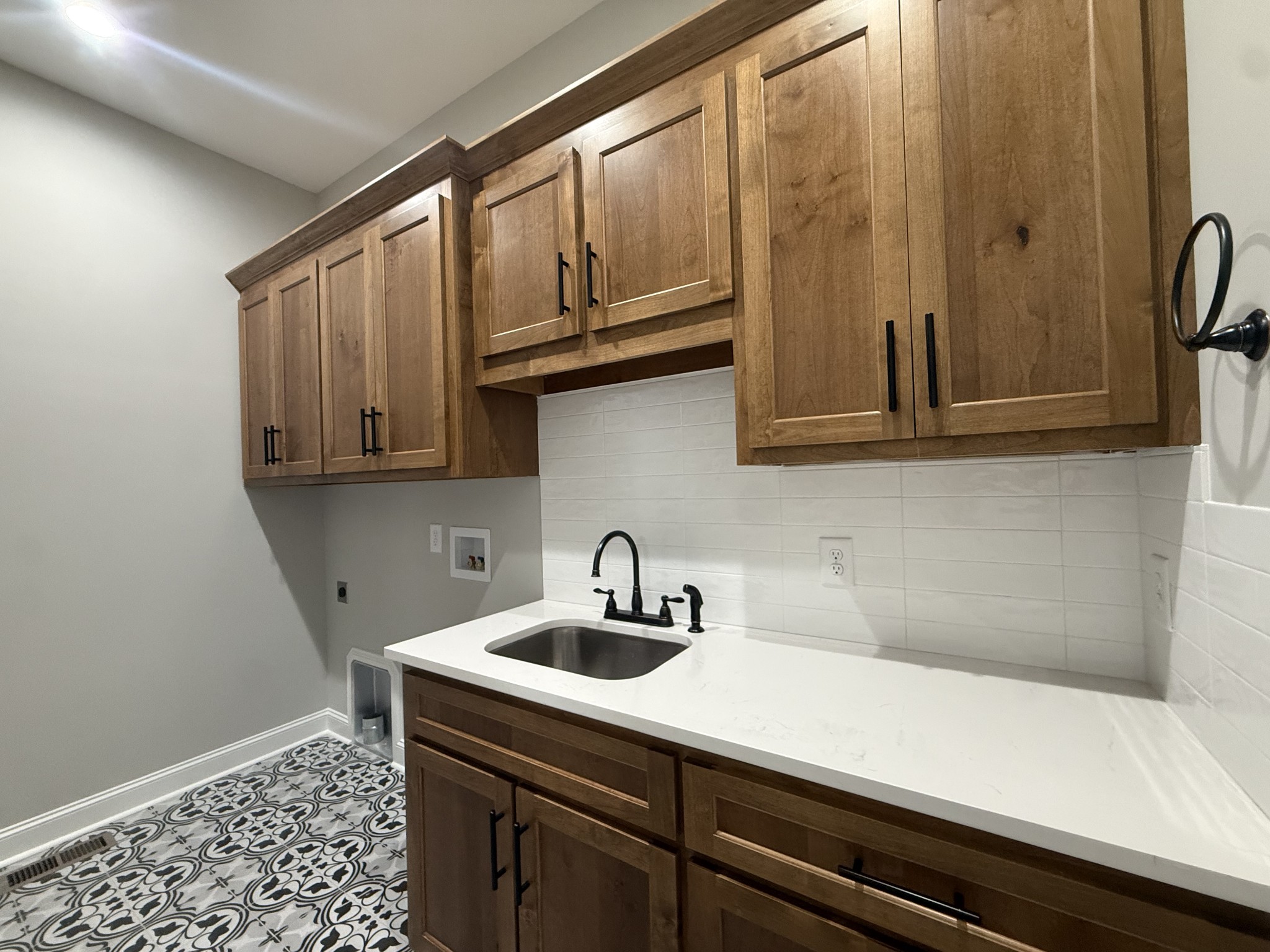 121 settlers Trace