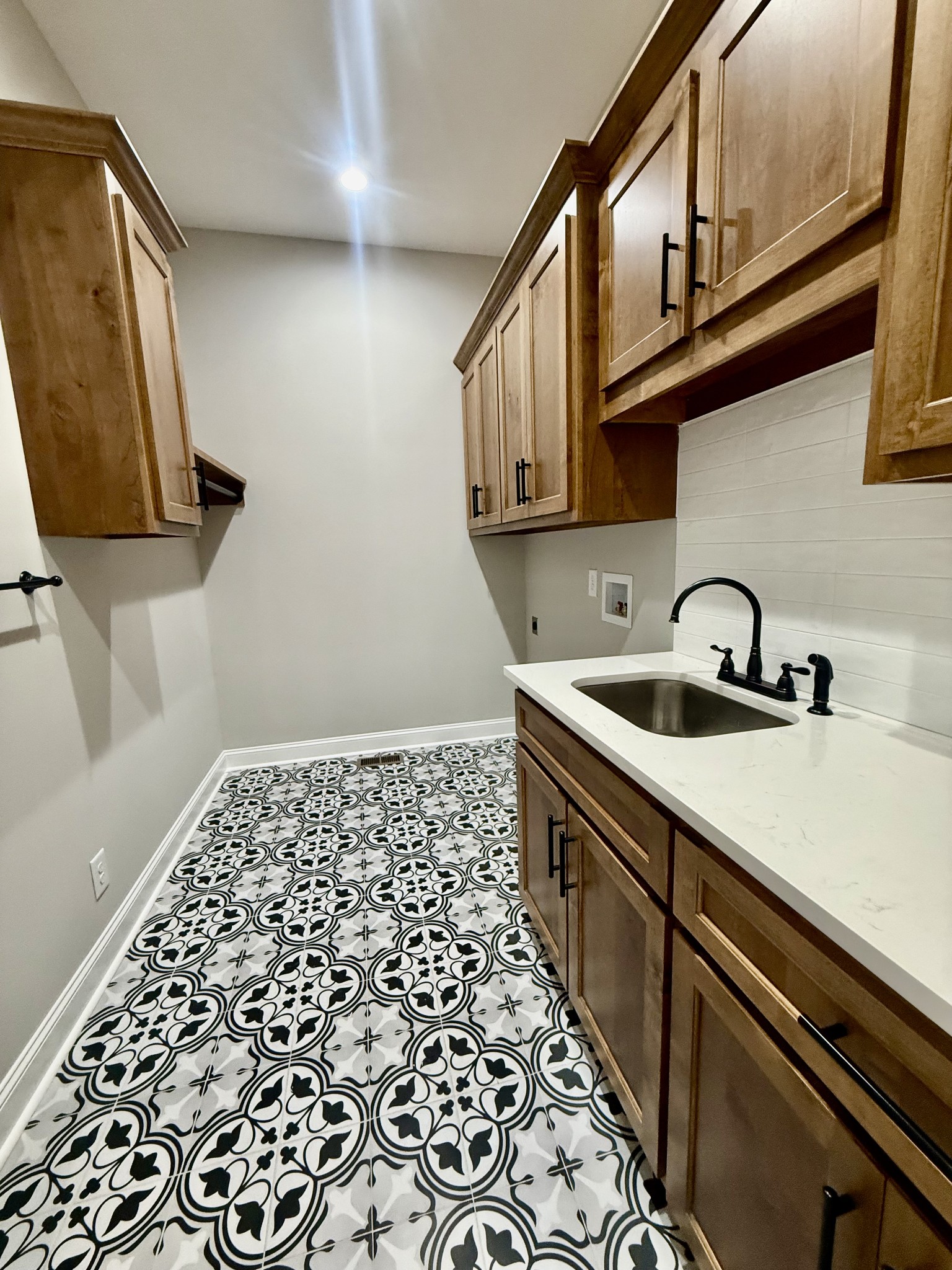 121 settlers Trace