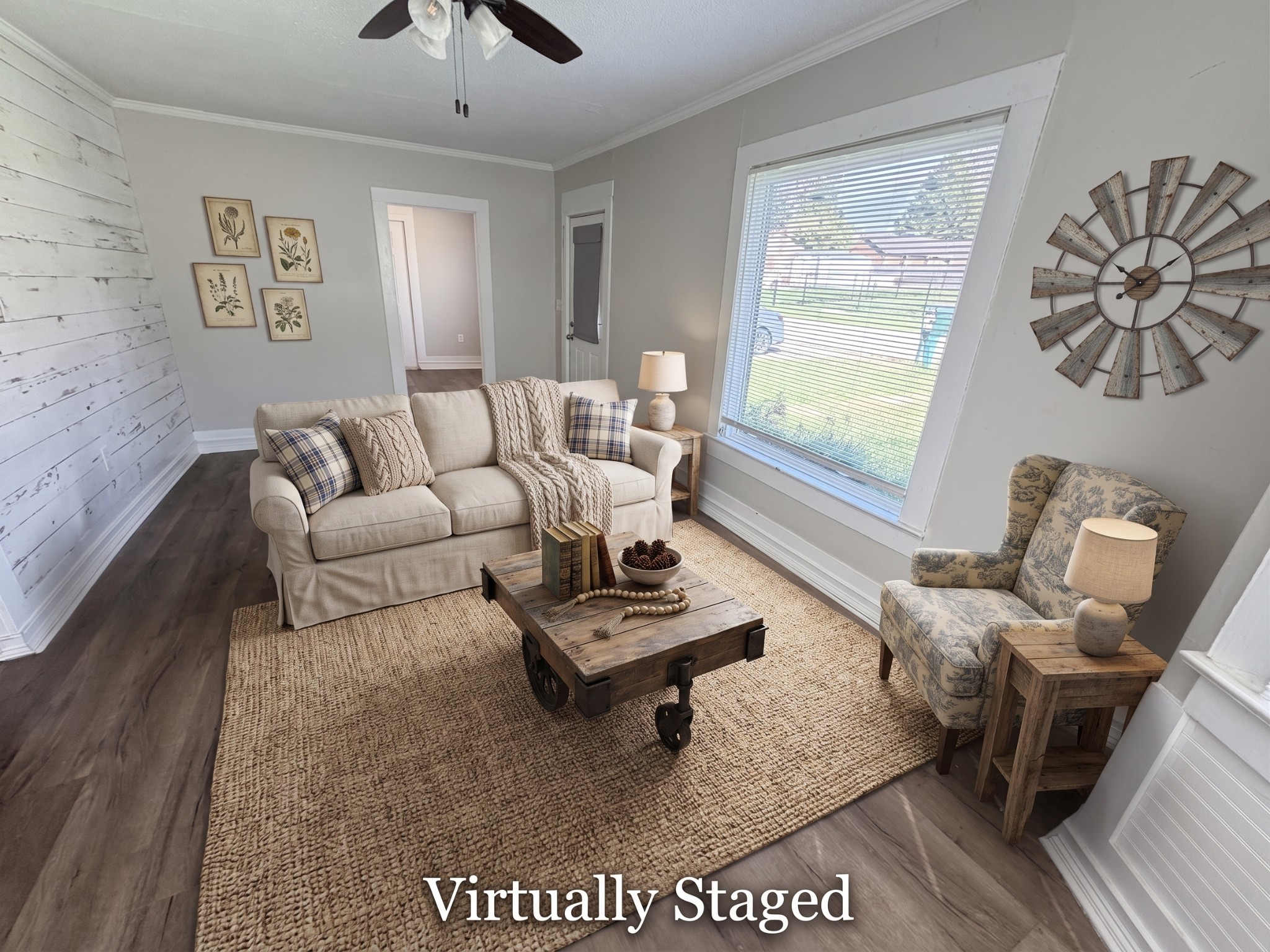203 W Petty Ln