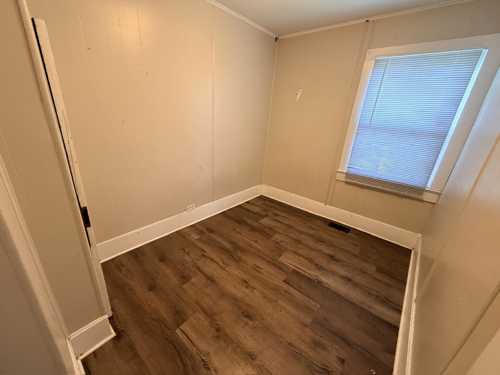 203 W Petty Ln