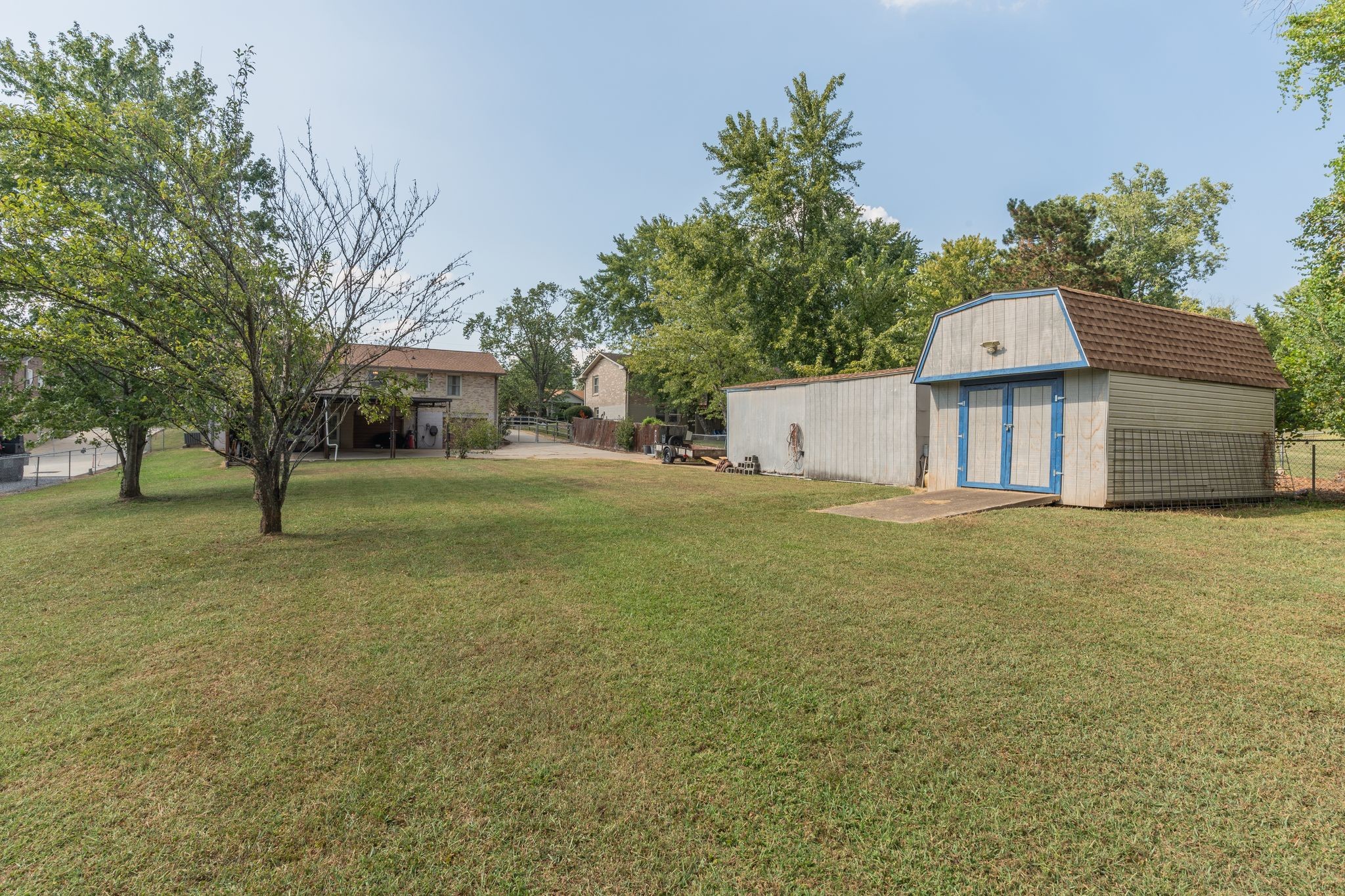 4889 Big Horn Dr