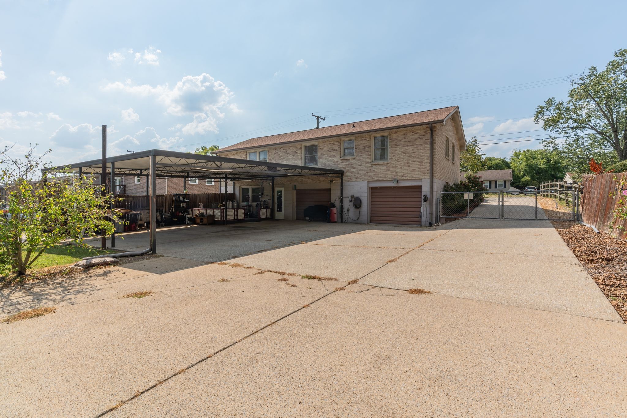 4889 Big Horn Dr