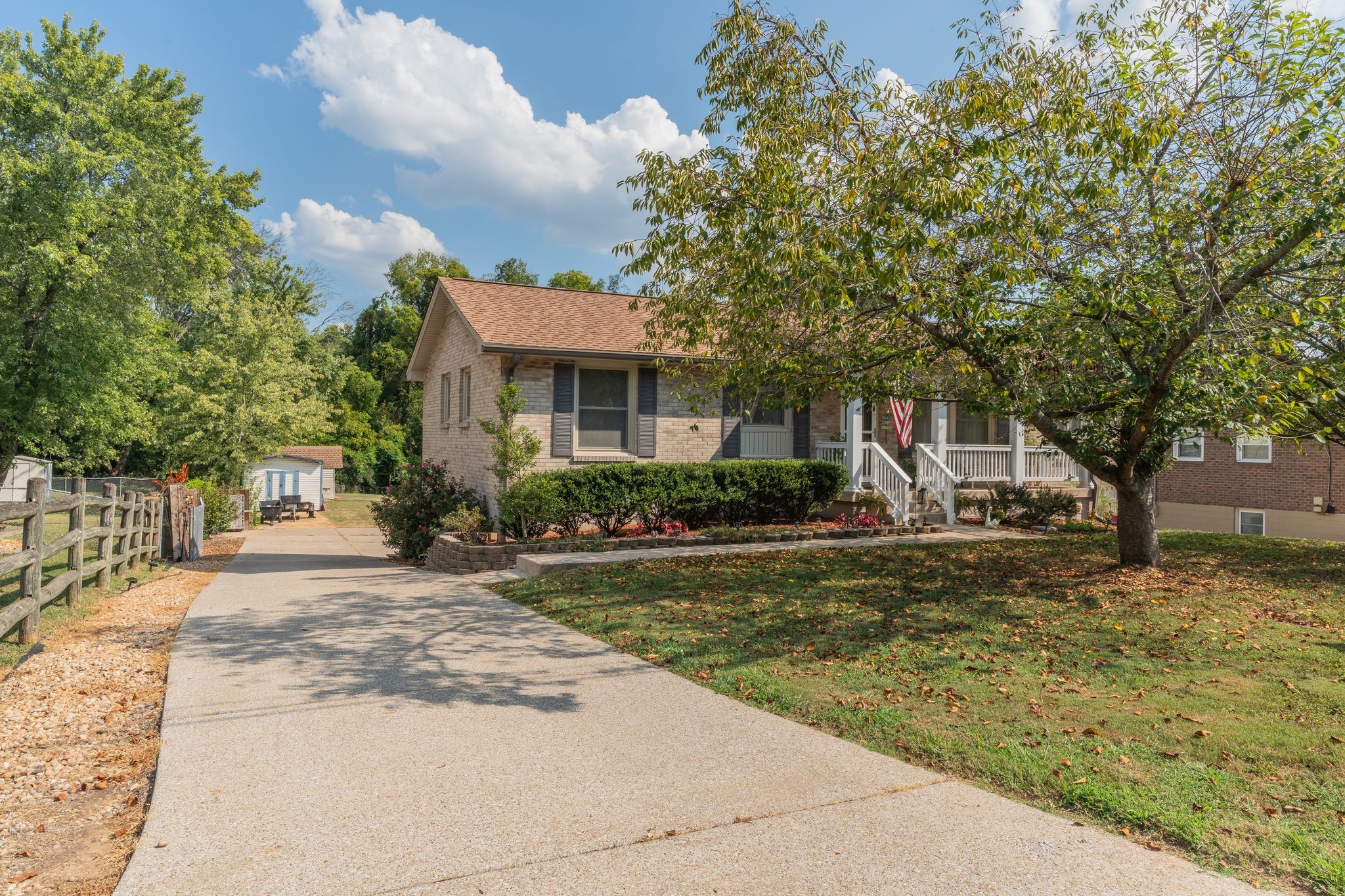 4889 Big Horn Dr