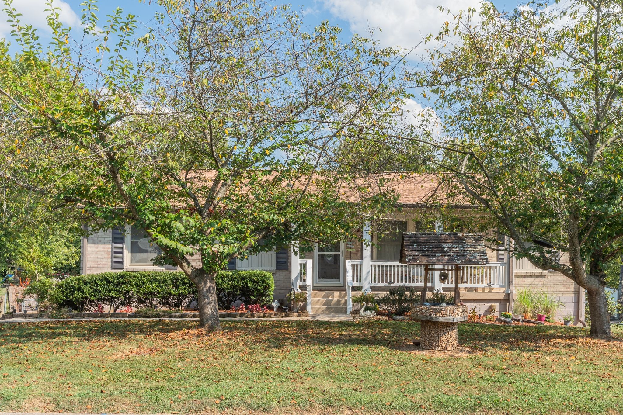 4889 Big Horn Dr