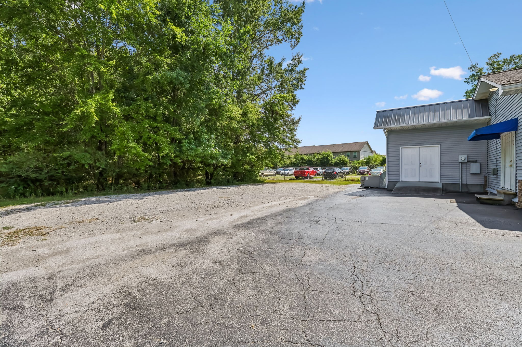 1402 Willow Dr