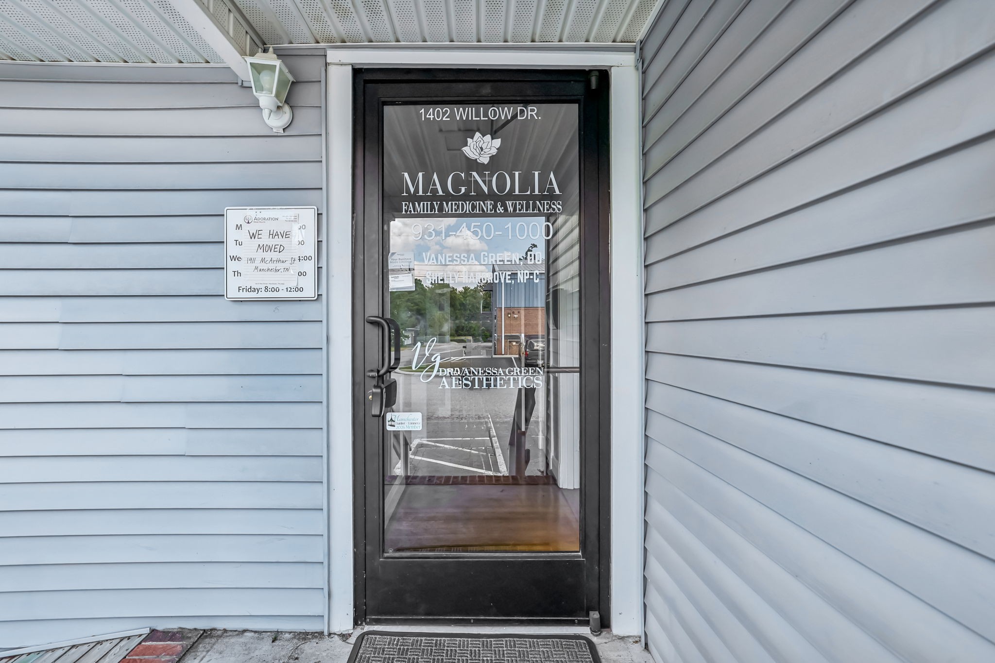 1402 Willow Dr