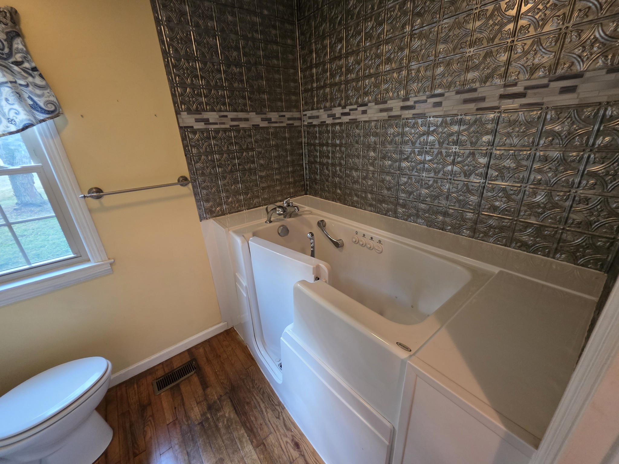 322 E Campbell Rd