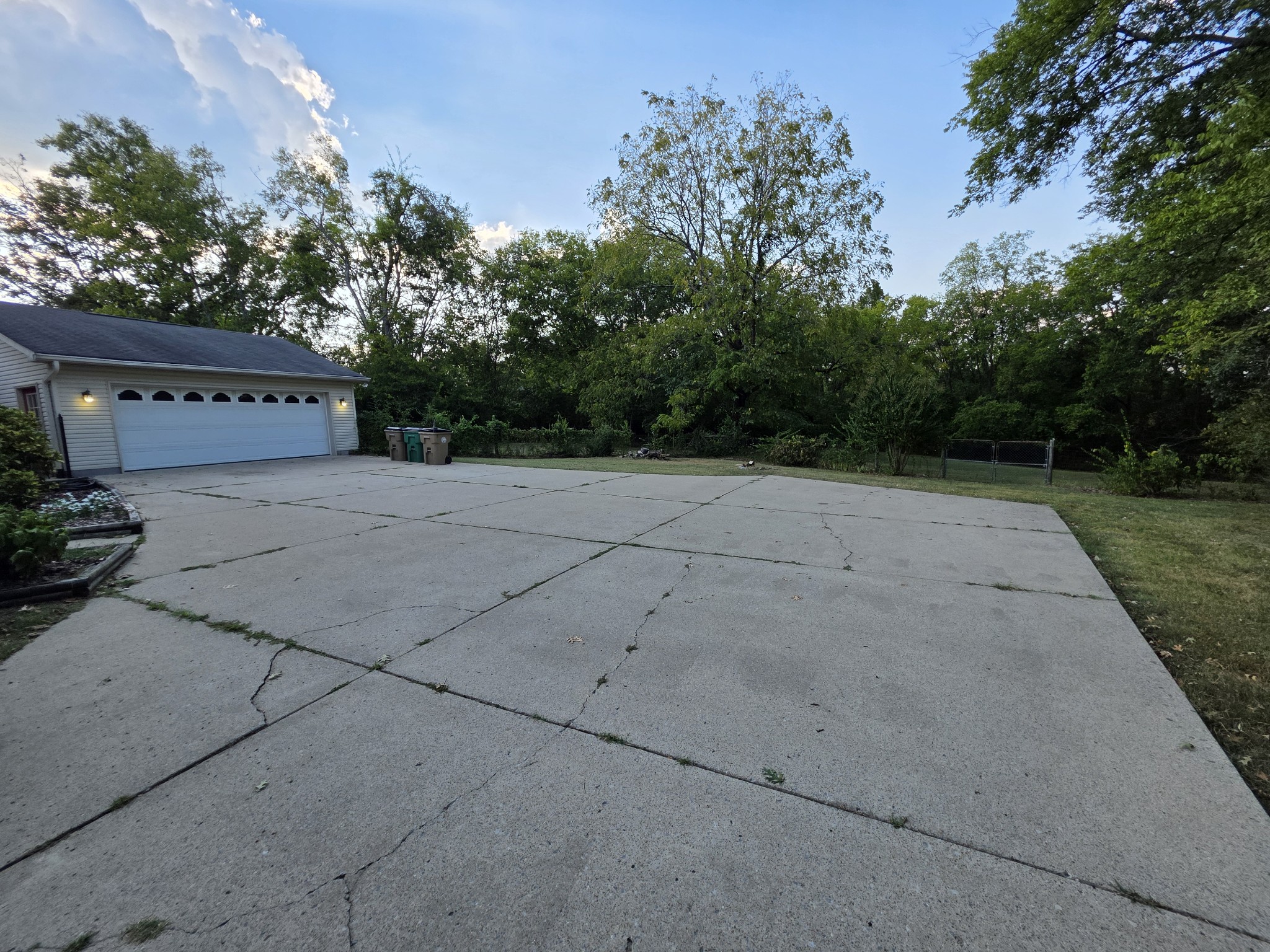 322 E Campbell Rd