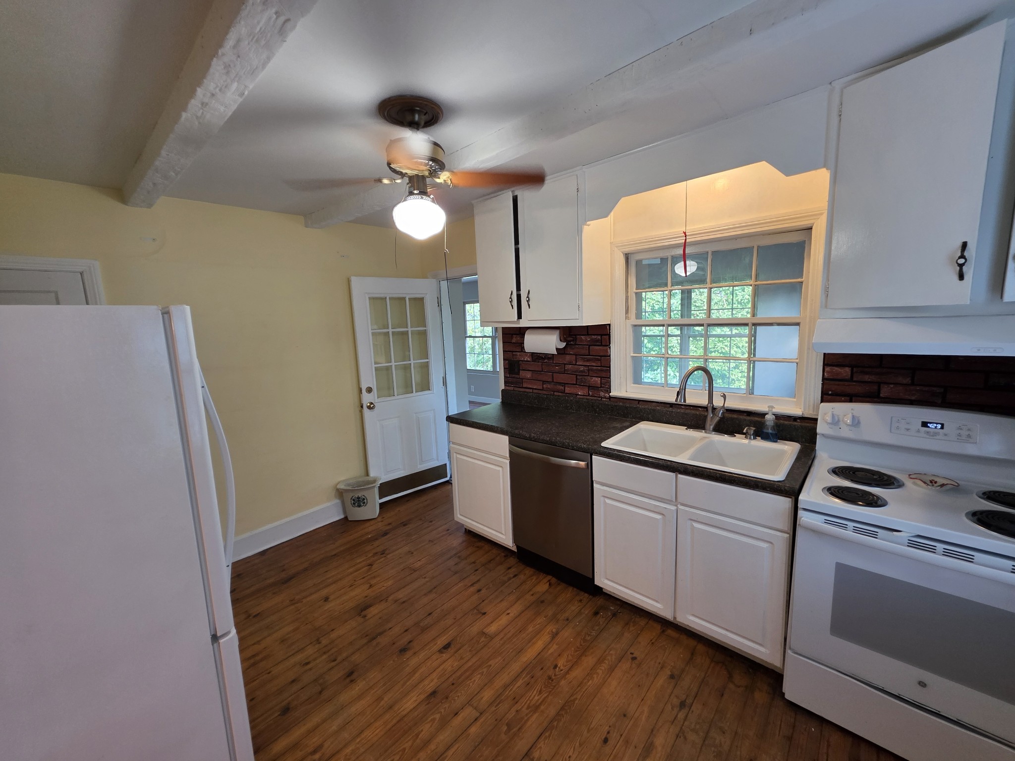 322 E Campbell Rd