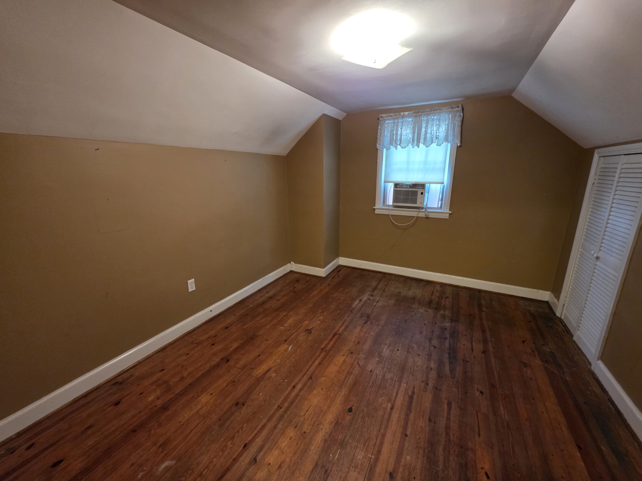 322 E Campbell Rd