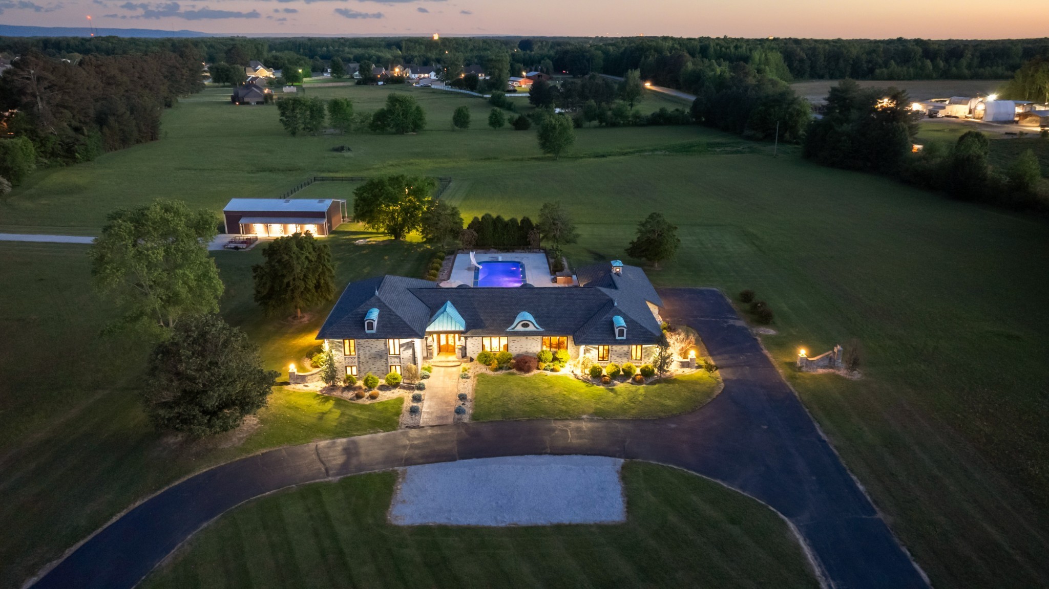 5016 Hillsboro Hwy