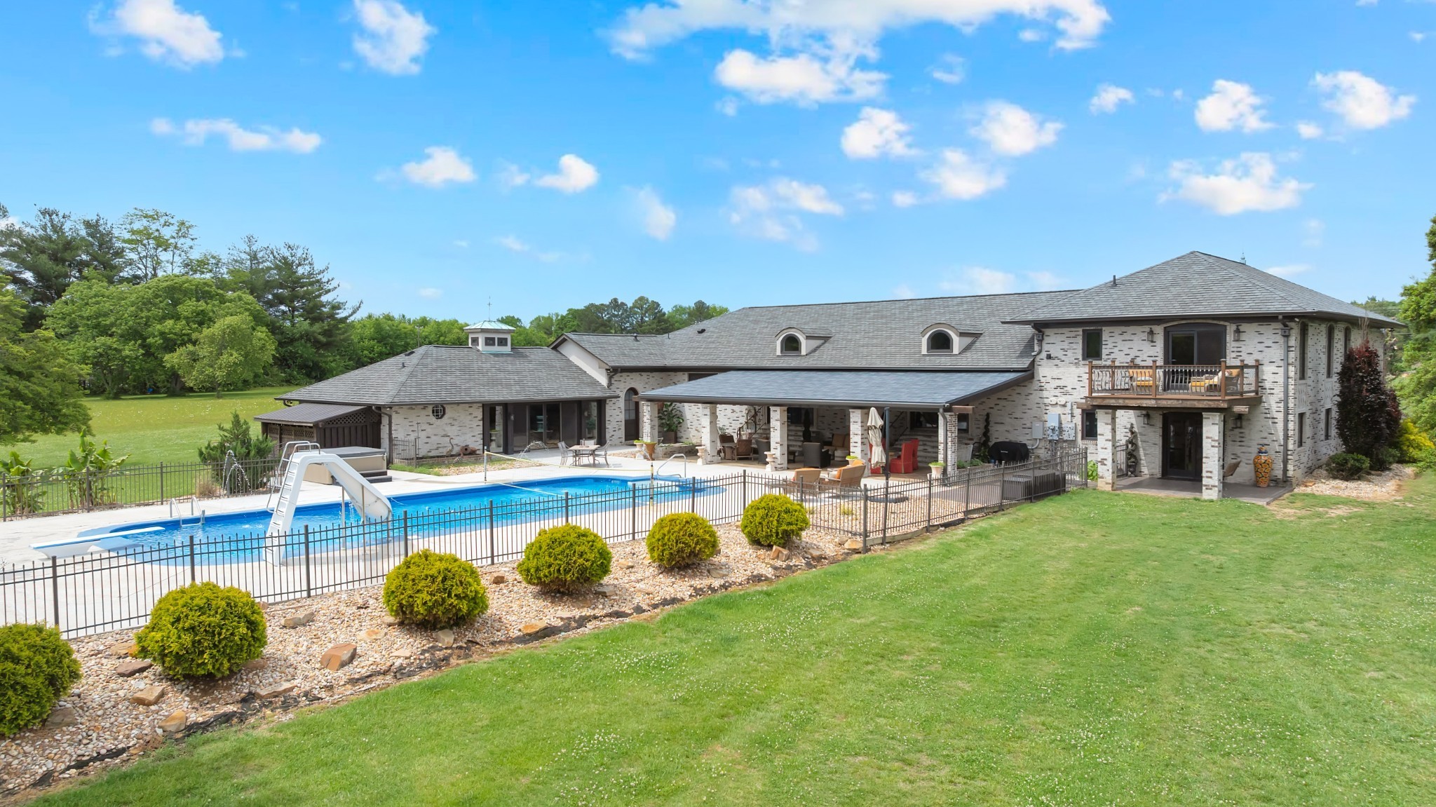5016 Hillsboro Hwy