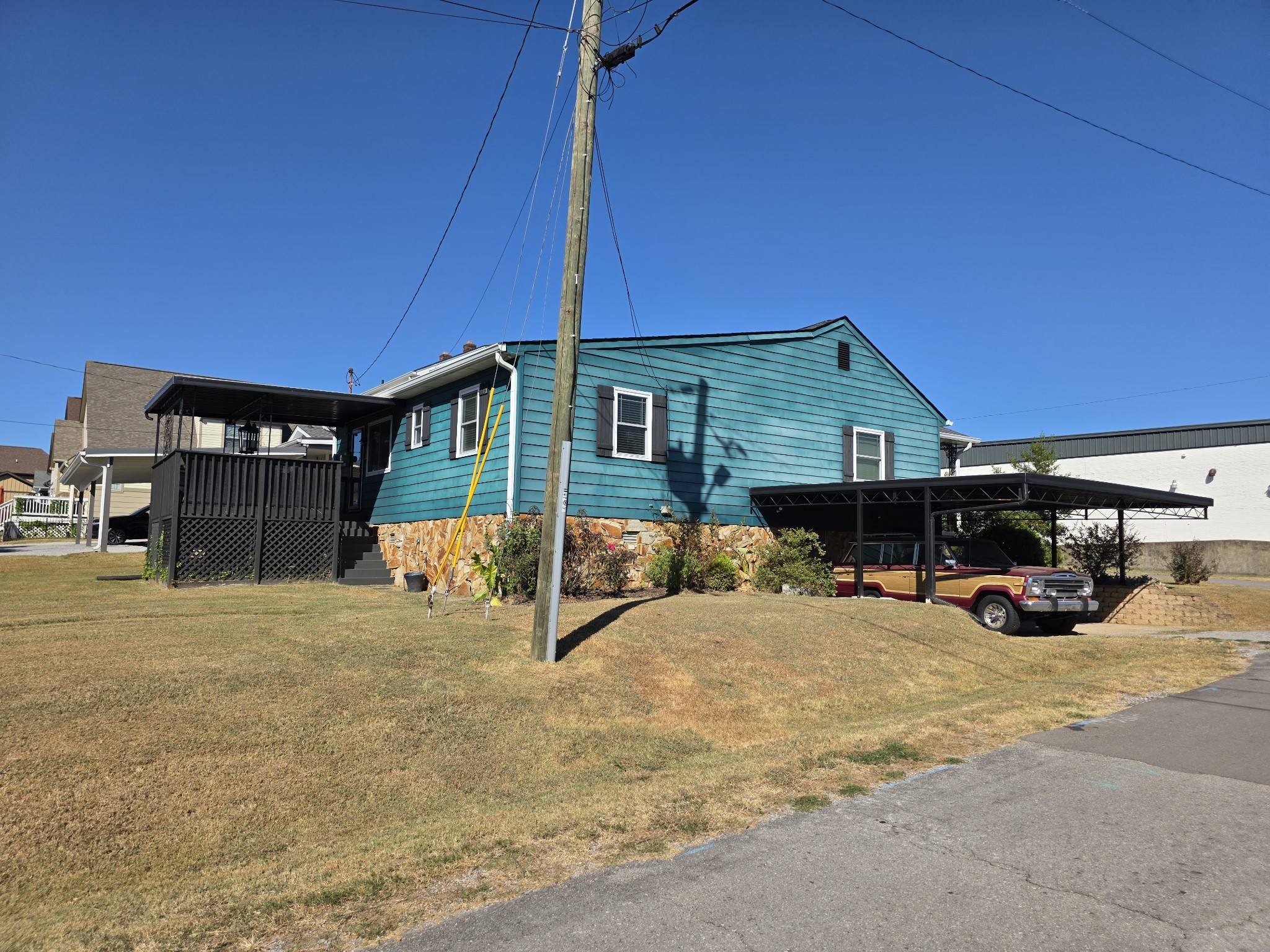 712 Bryan St