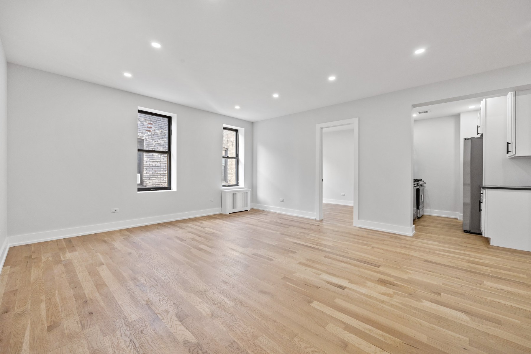 12 Crown Street F8