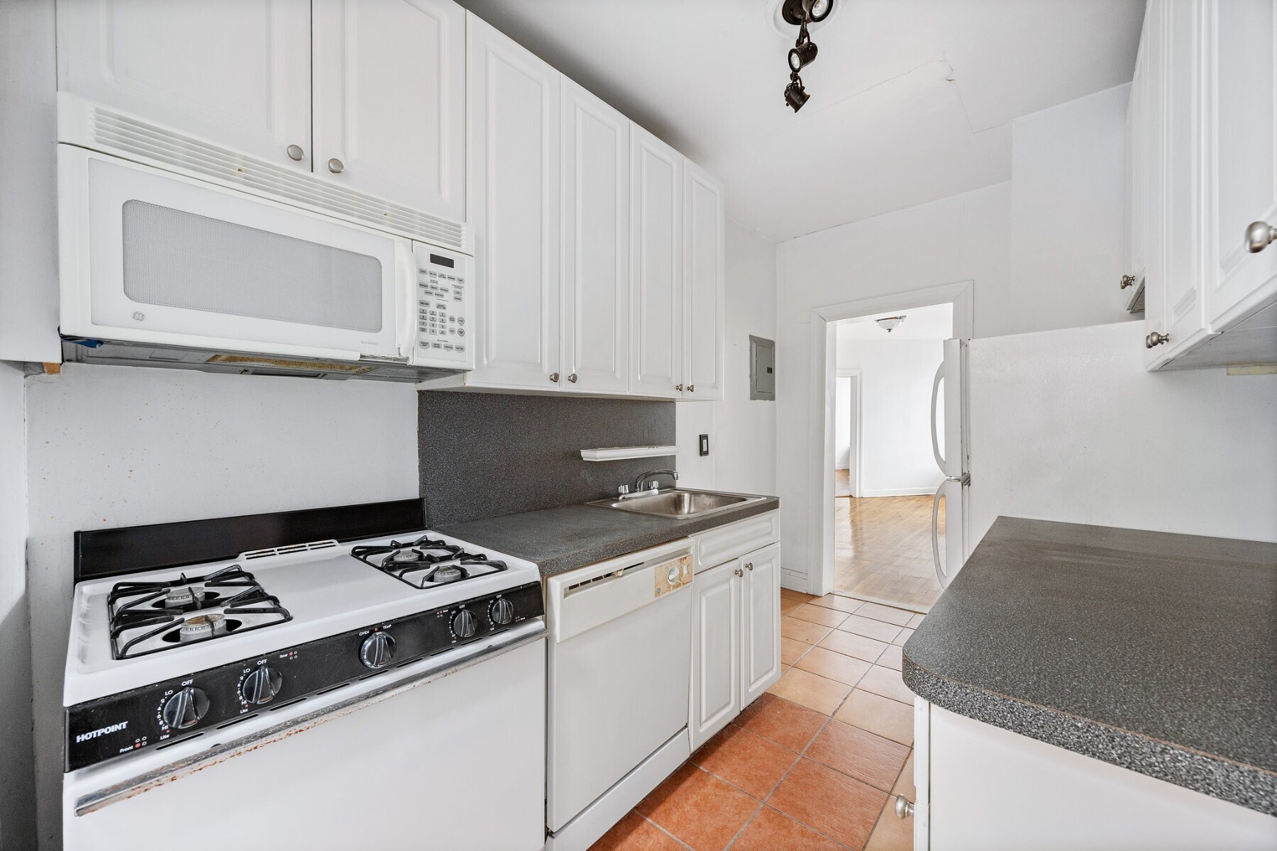 750 Riverside Drive 4C