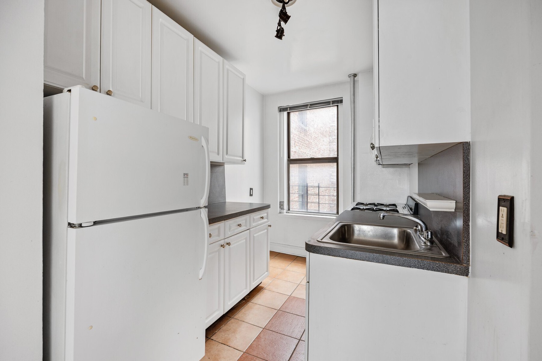 750 Riverside Drive 4C