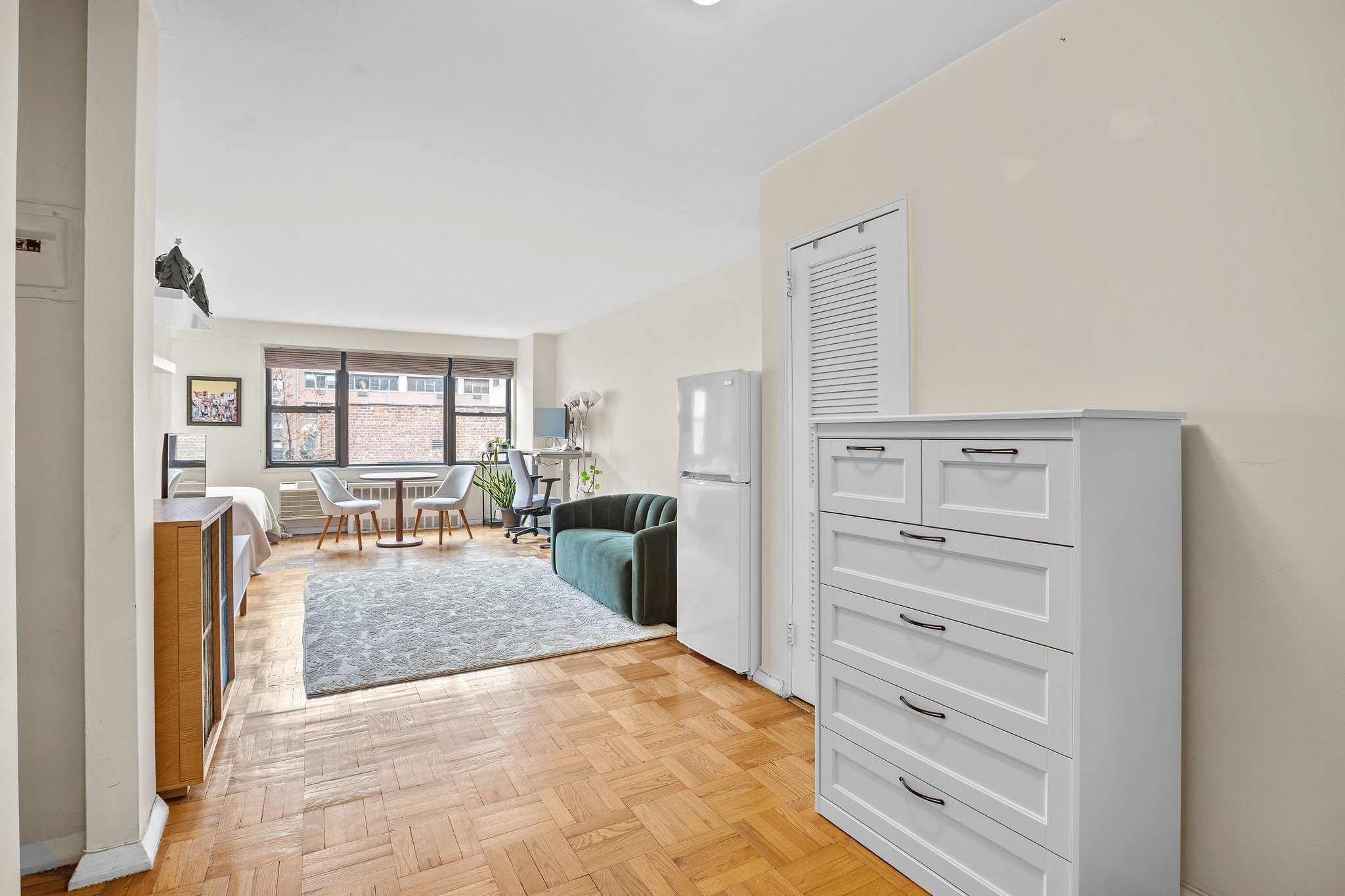 345 E 52nd Street 7B