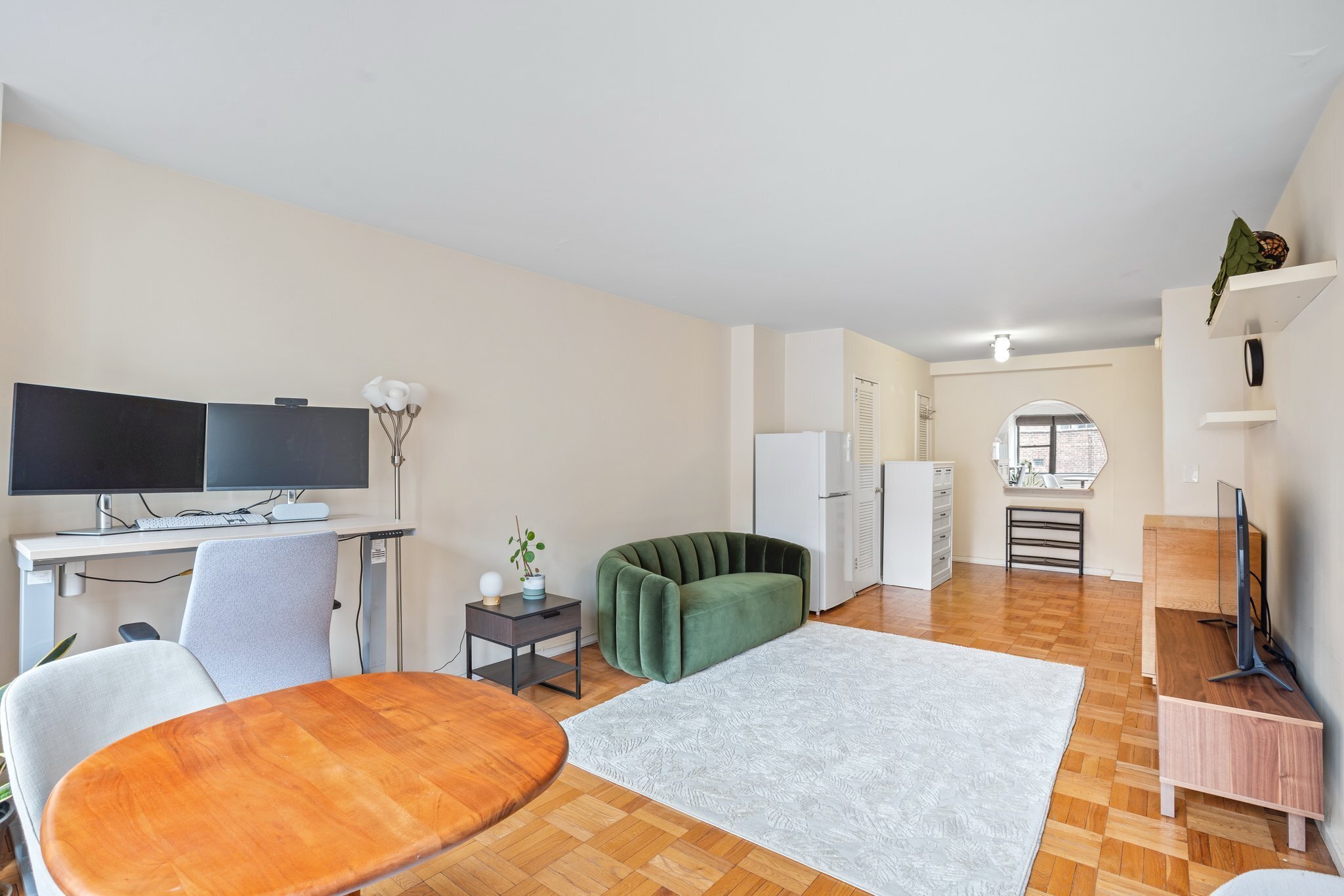 345 E 52nd Street 7B