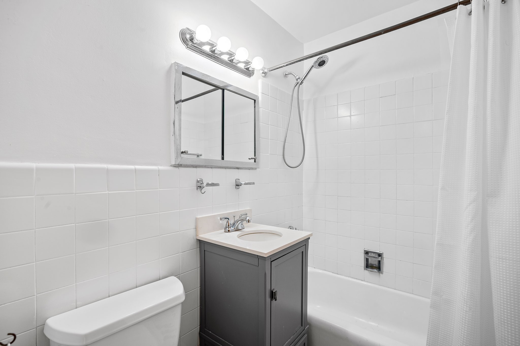 345 E 52nd Street 7B