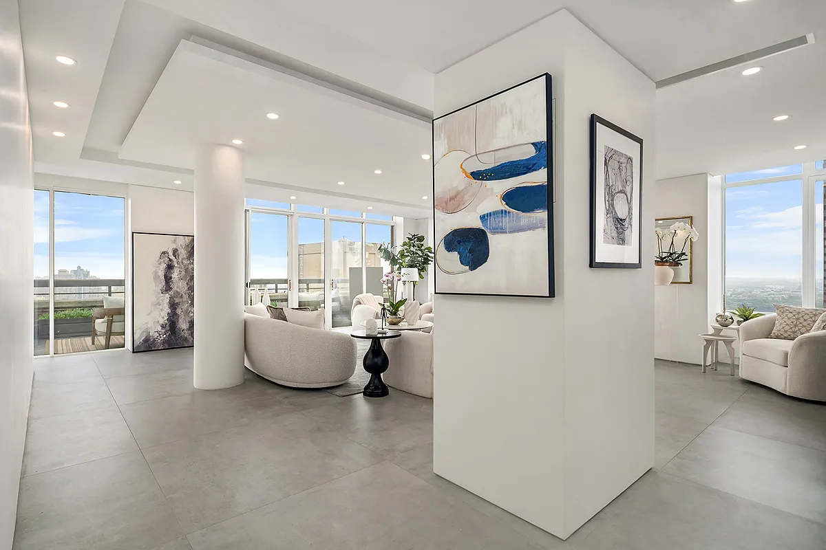 422 E 72nd Street 37AD