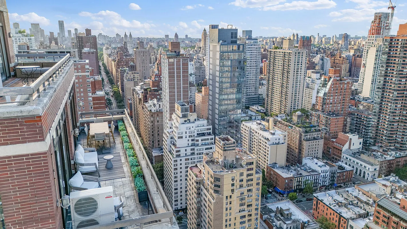 422 E 72nd Street 37AD