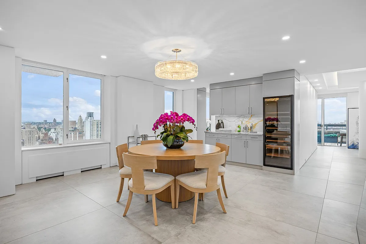 422 E 72nd Street 37AD