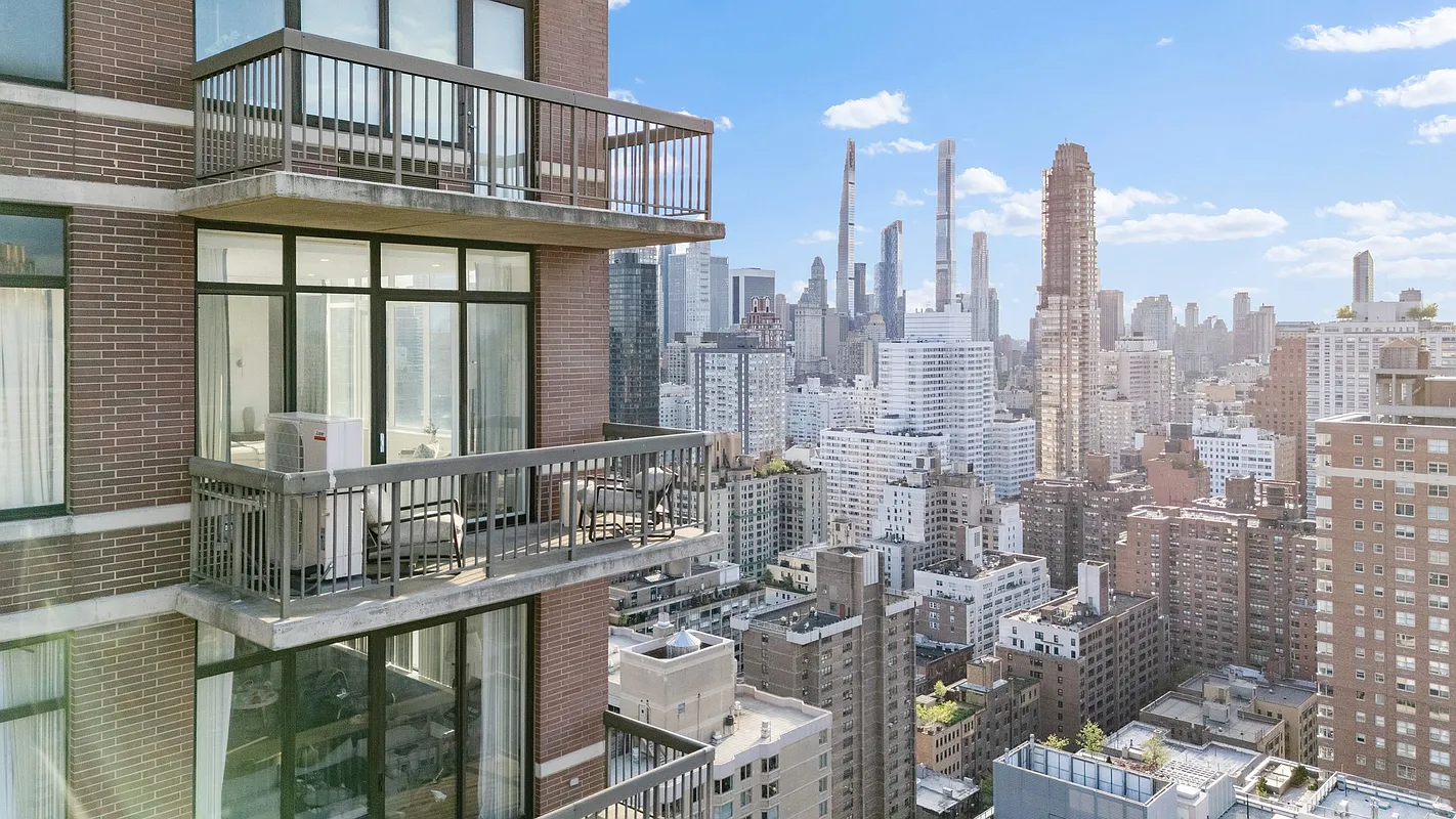 422 E 72nd Street 37AD