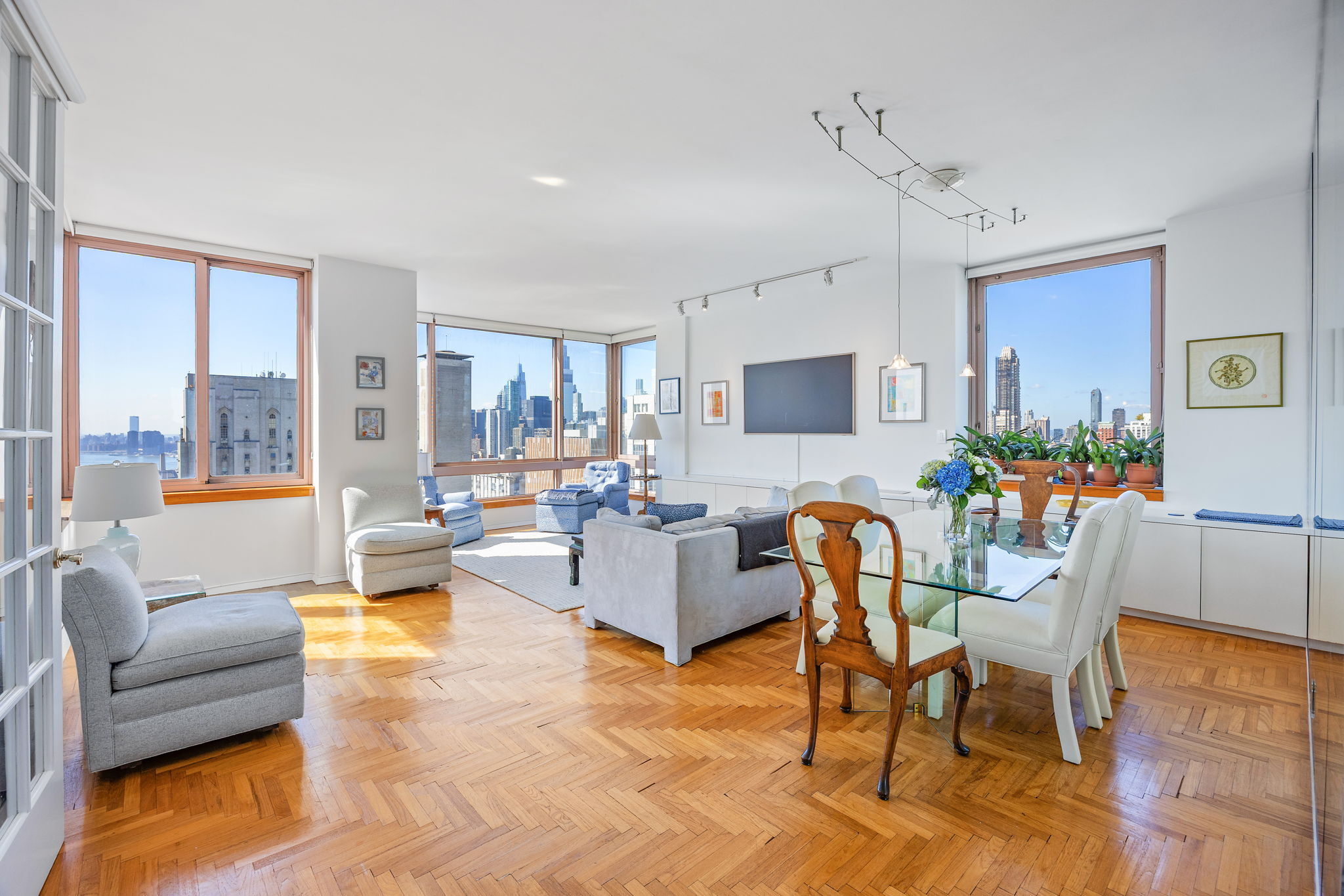 524 E 72nd Street 39DE