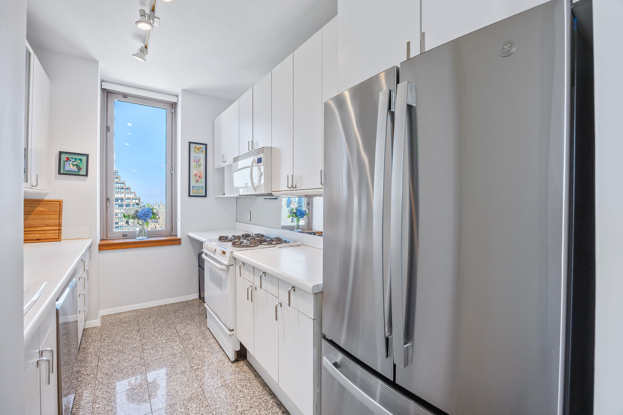 524 E 72nd Street 39DE