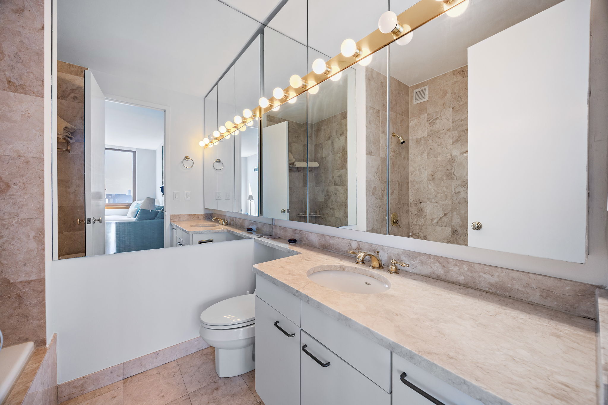 524 E 72nd Street 39DE