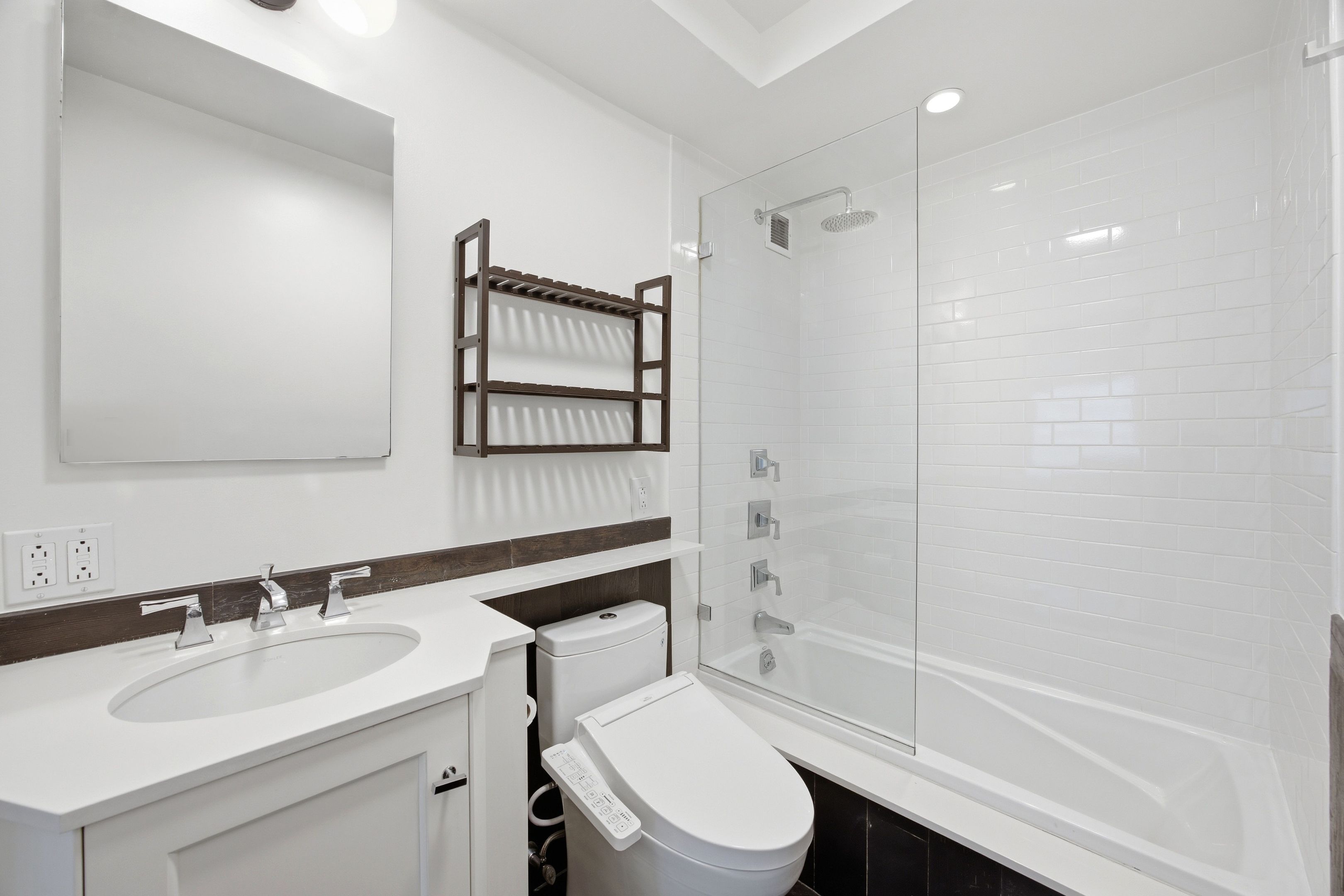 166 E 63rd Street 6J