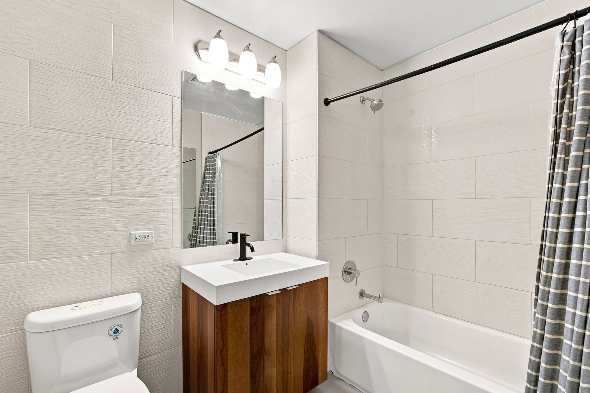 8 Vanderbilt Avenue 3A